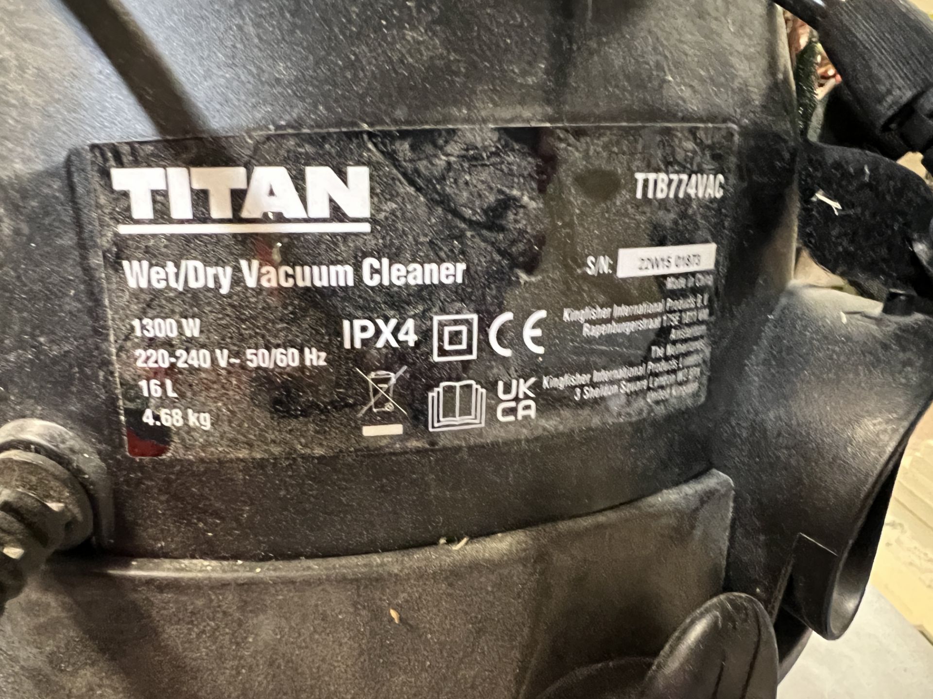 Titan TTB774VAC wet and dry 16 Lts vacuum cleaner, 220-240 volts, S/No. 22W1501873, location Manor - Image 3 of 4