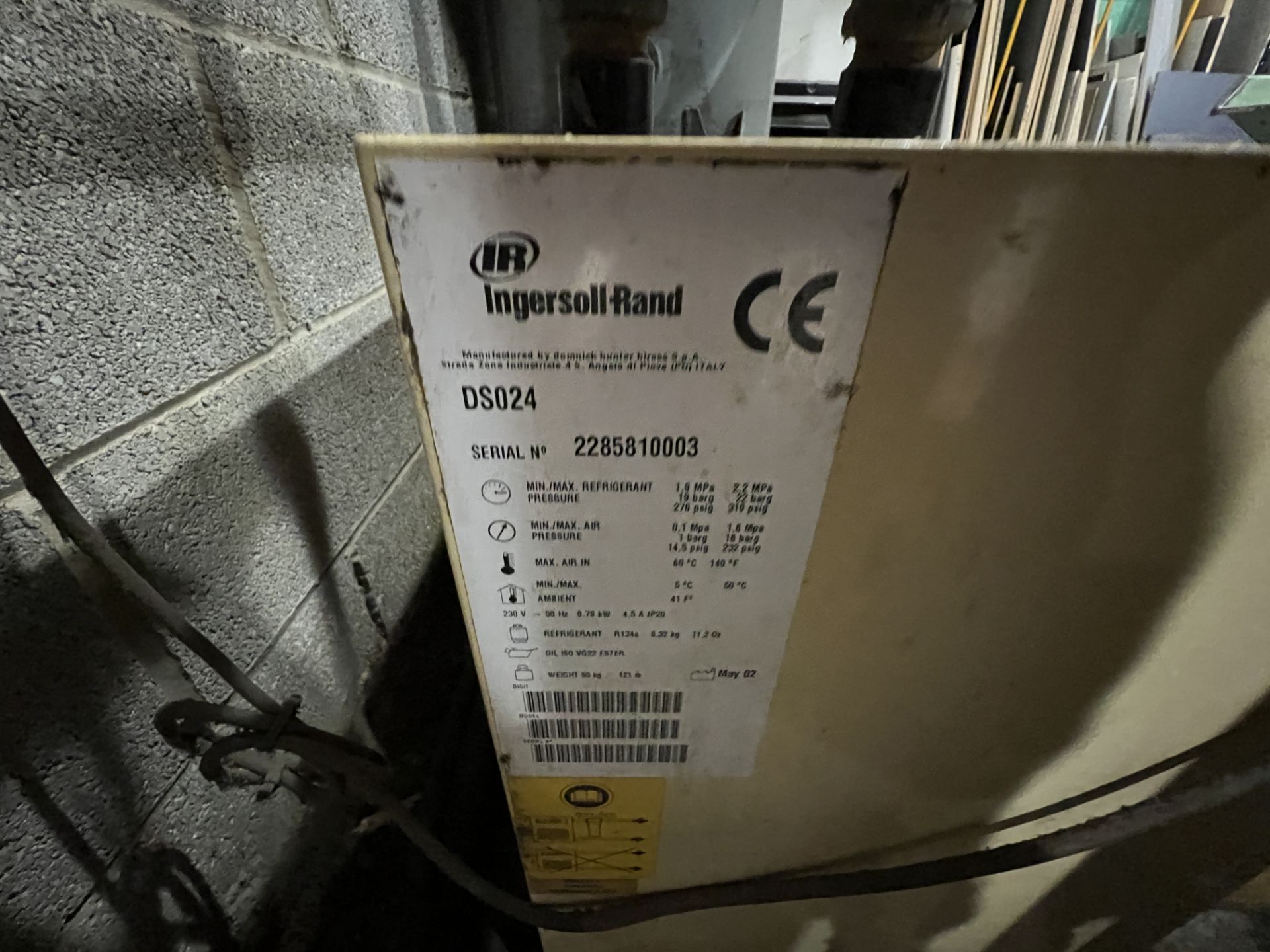 Radnal Pneumatics 340 Lts welded vertical air receiver tank with Ingersoll Rand DS024 air dryer , - Image 5 of 7
