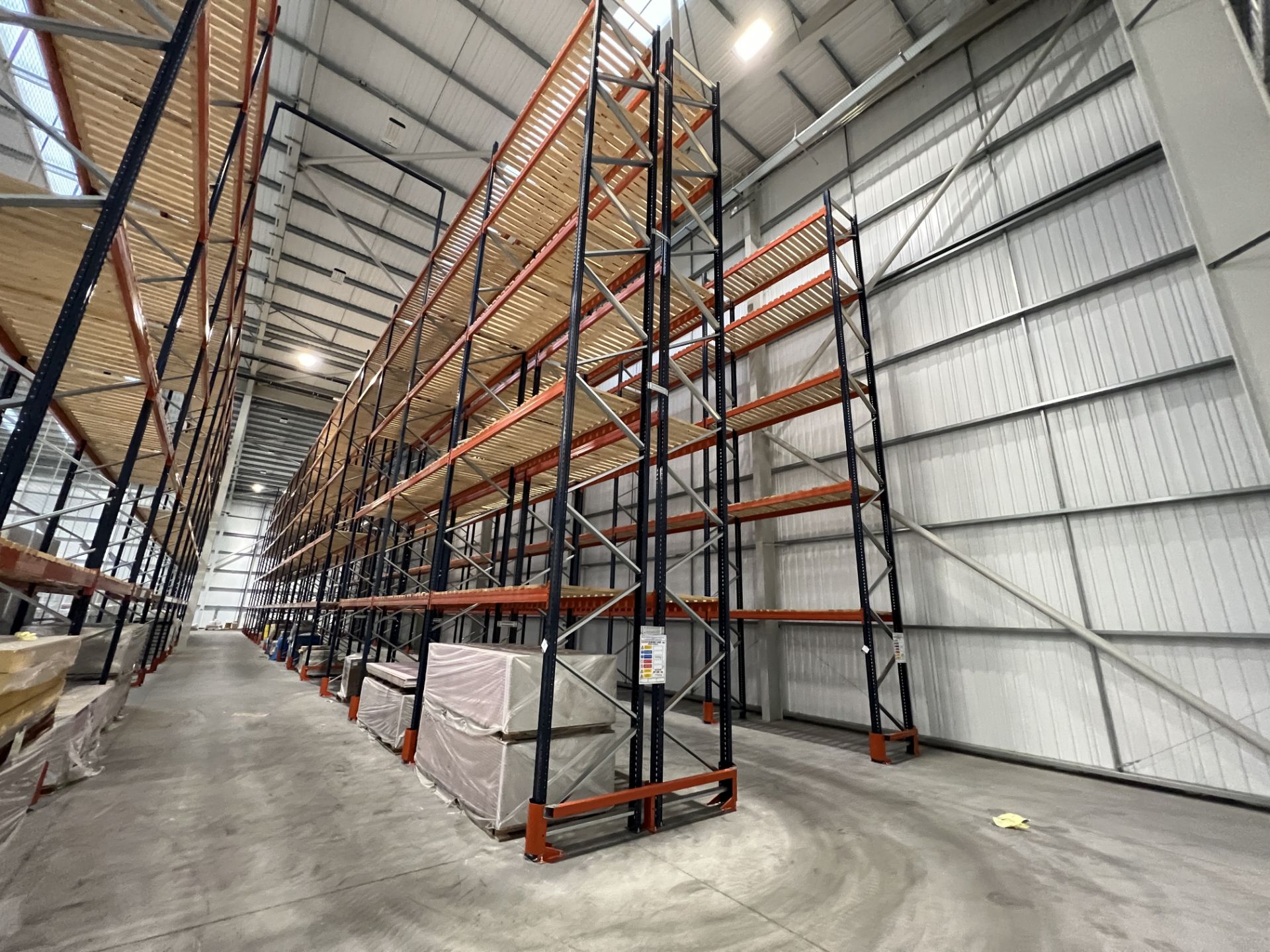 Mecalux M-22P high bay boltless pallet racking (2021), consisting of two back to back 49.7 metre - Image 3 of 11