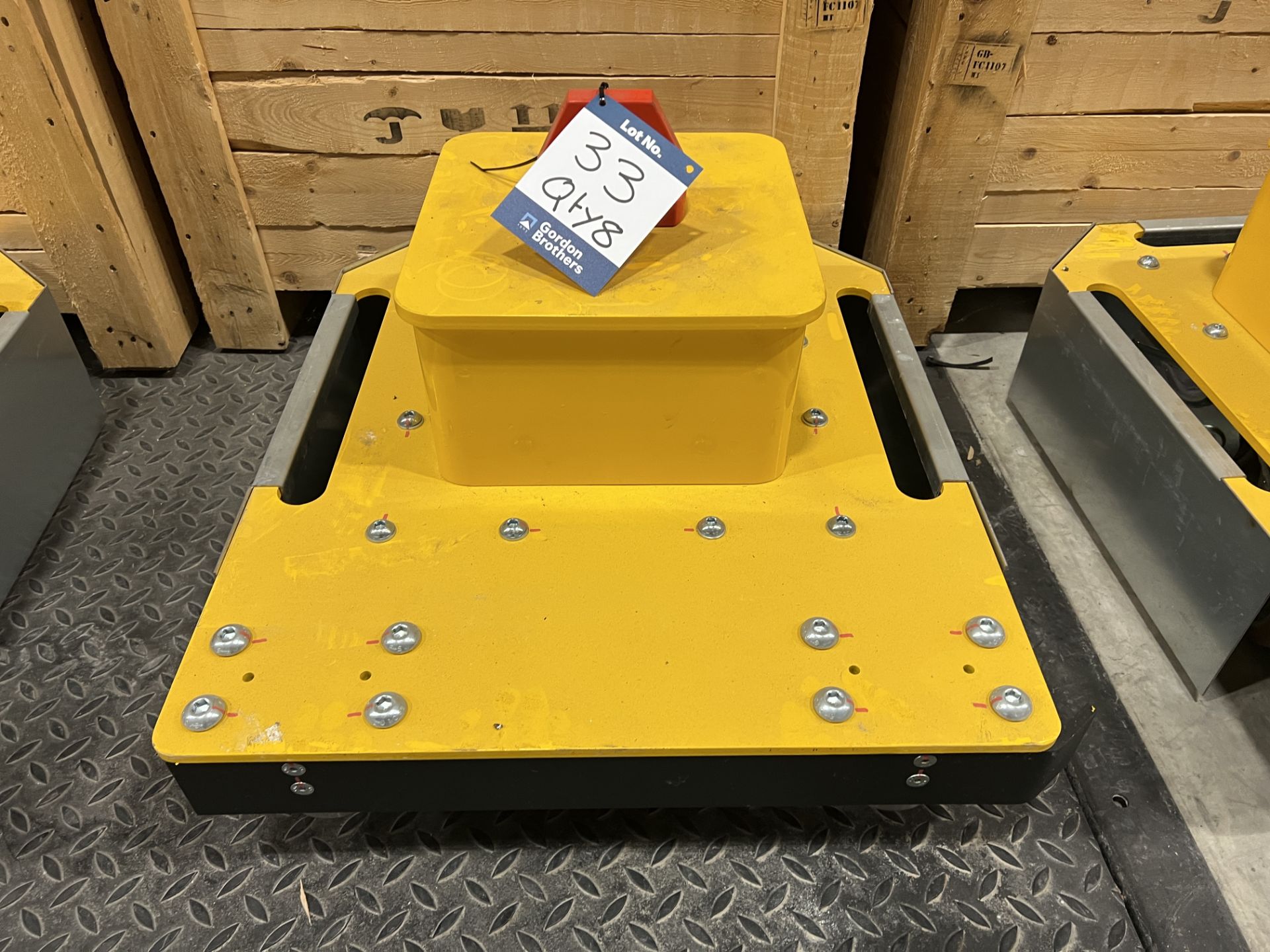 Heavy duty skates (2021) from lot 21 the Tracoinsa Systems UK conveying system this lot will - Image 2 of 2