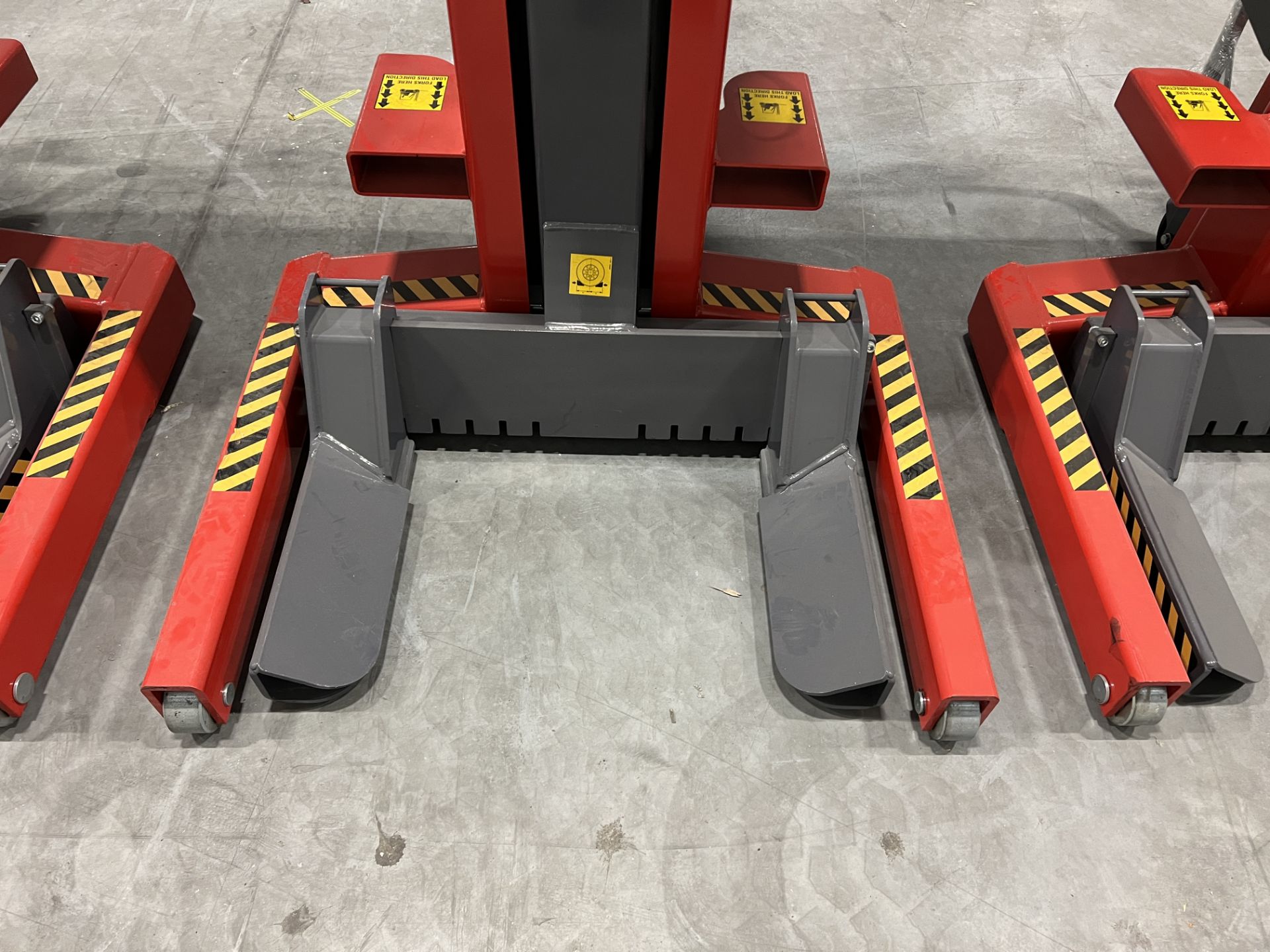 Qty 4, Totalkare T8DC cable free mobile column vehicle lifts, S/No. 012239/4, 012239/3, 012239/2, - Image 10 of 18