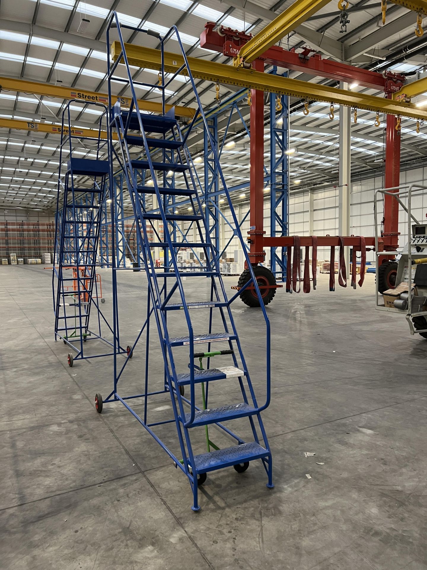 KLIME-EZEE KE12, 12 tread mobile warehouse steps (2021), SWL 300Kg (Unused) - Image 2 of 7