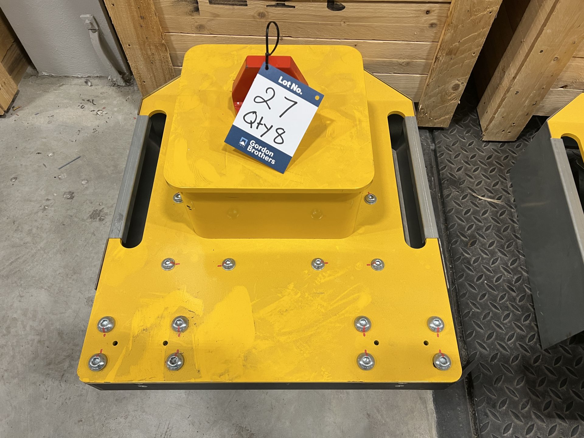 Heavy duty skates (2021) from lot 21 the Tracoinsa Systems UK conveying system this lot will - Image 2 of 2