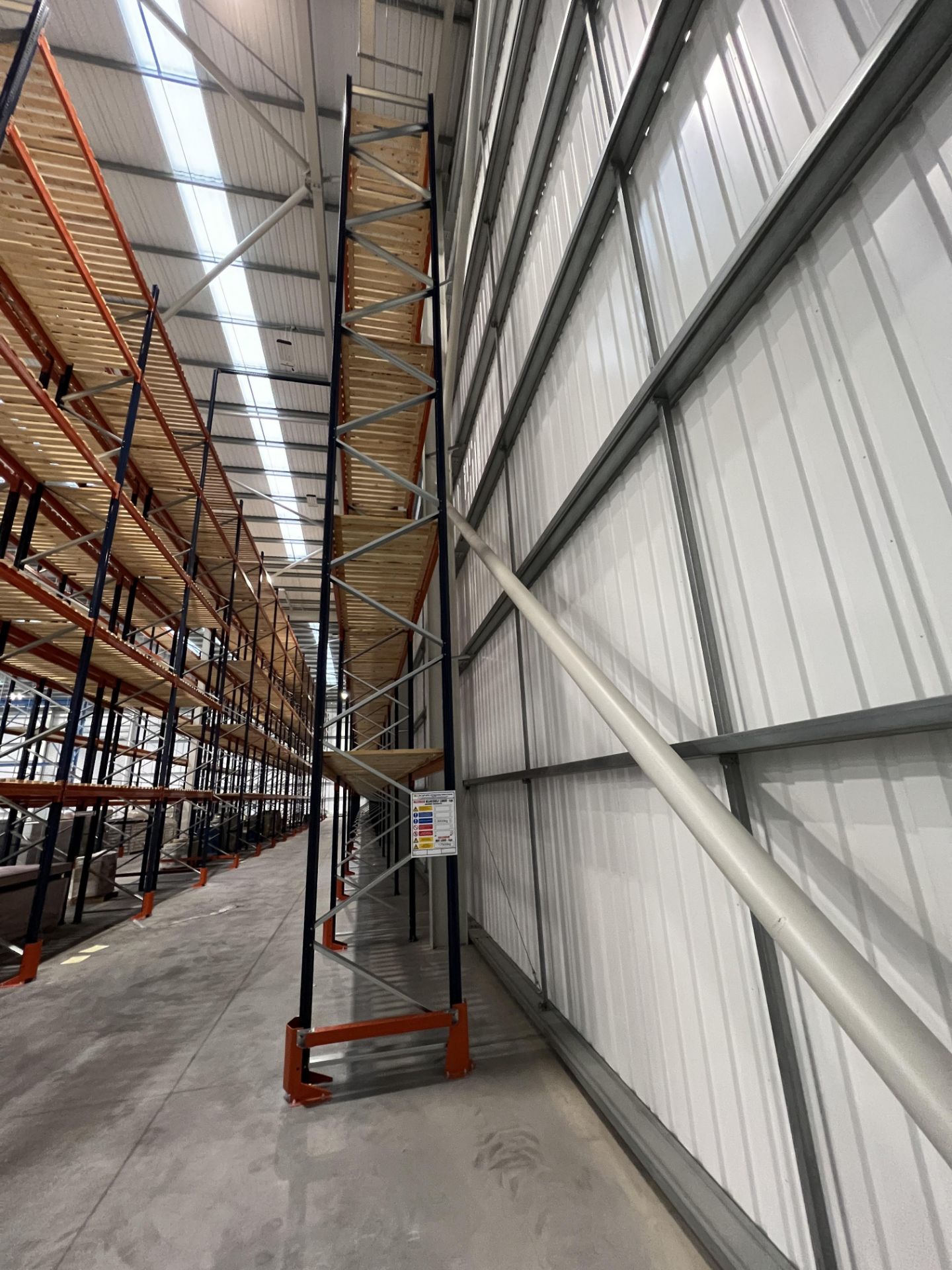 Mecalux M-22P high bay boltless pallet racking (2021), a 53 metre single run with 16 bays, to - Image 14 of 17