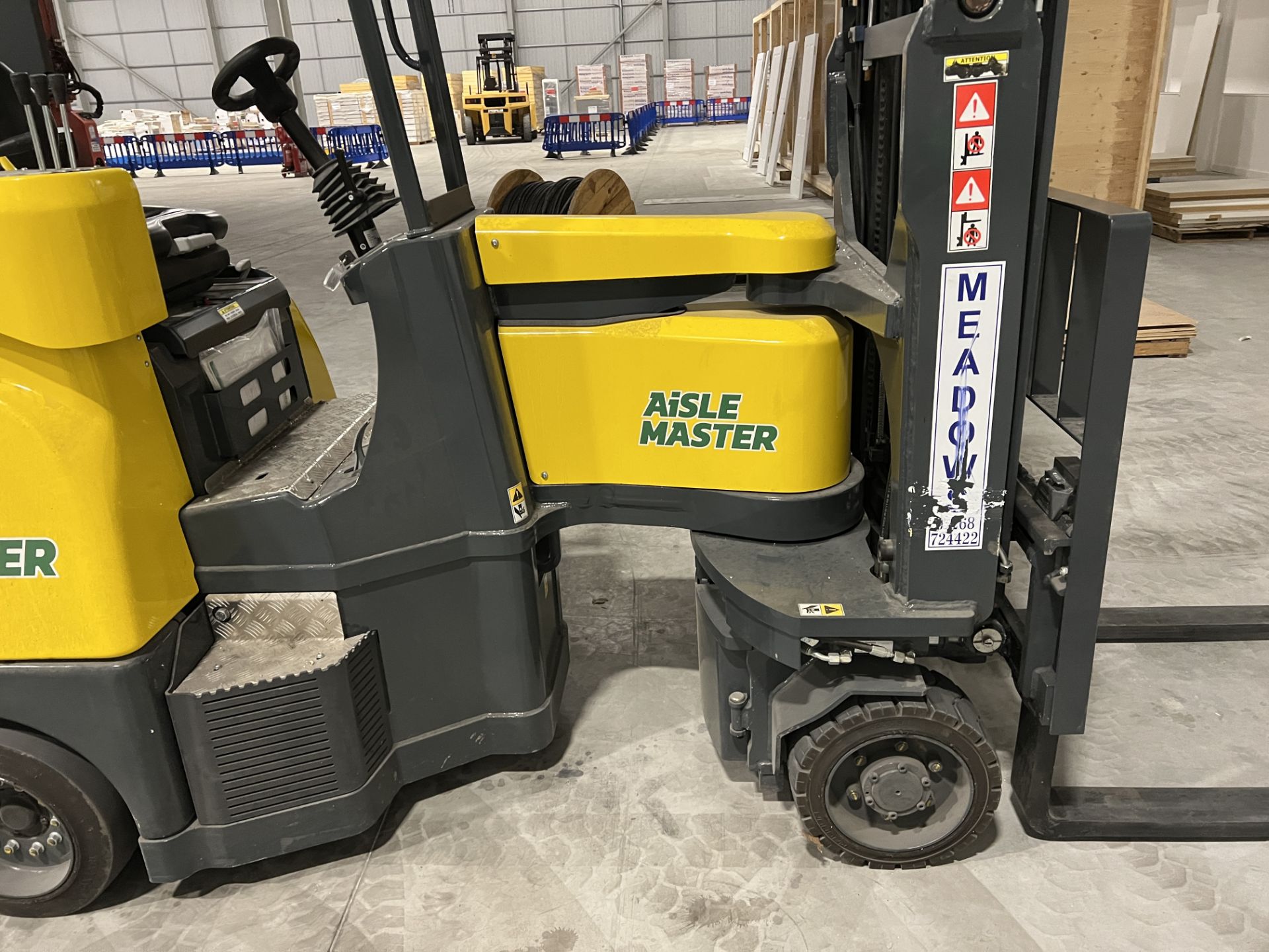 Aislemaster 20SHE narrow aisle articulating forklift truck, S/No. 63504 (2021), hours: 102.2, - Image 18 of 27