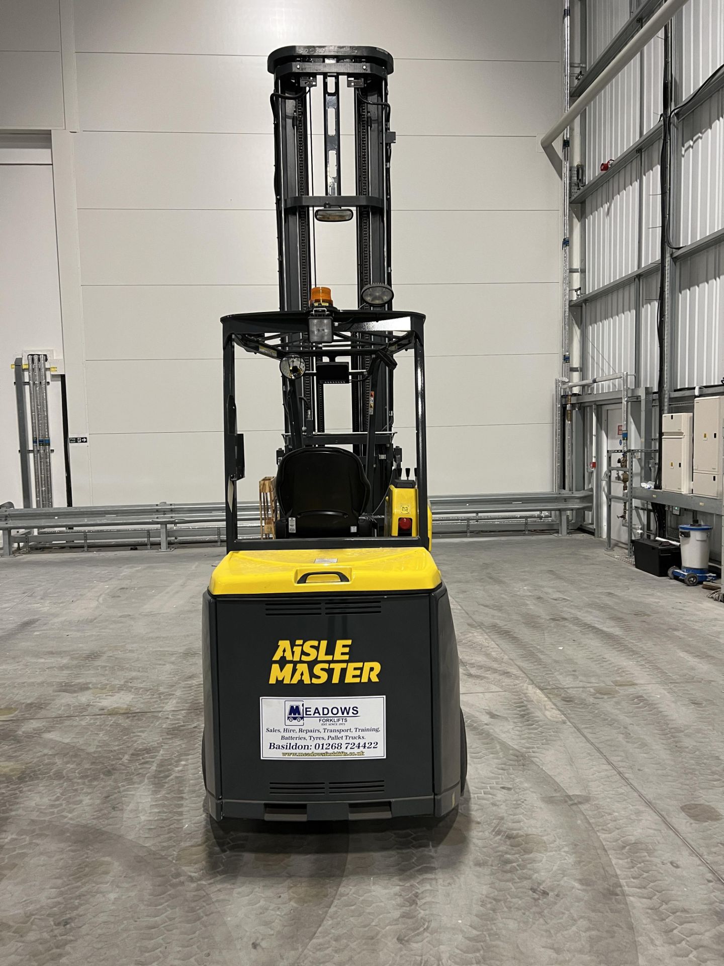 Aislemaster 20SHE narrow aisle articulating forklift truck, S/No. 63505 (2021), hours: 94.6, maximum - Image 4 of 24