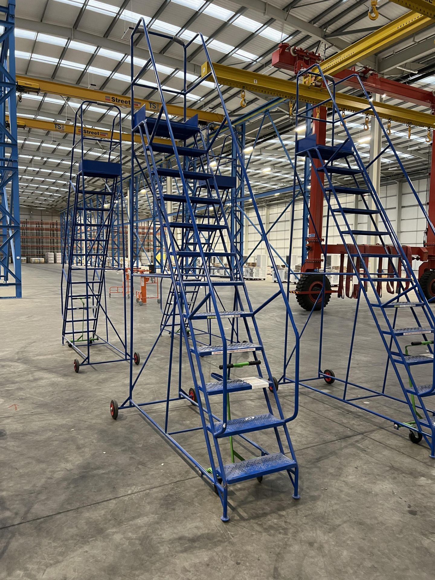 KLIME-EZEE KE12, 12 tread mobile warehouse steps (2021), SWL 300Kg (Unused) - Image 2 of 7