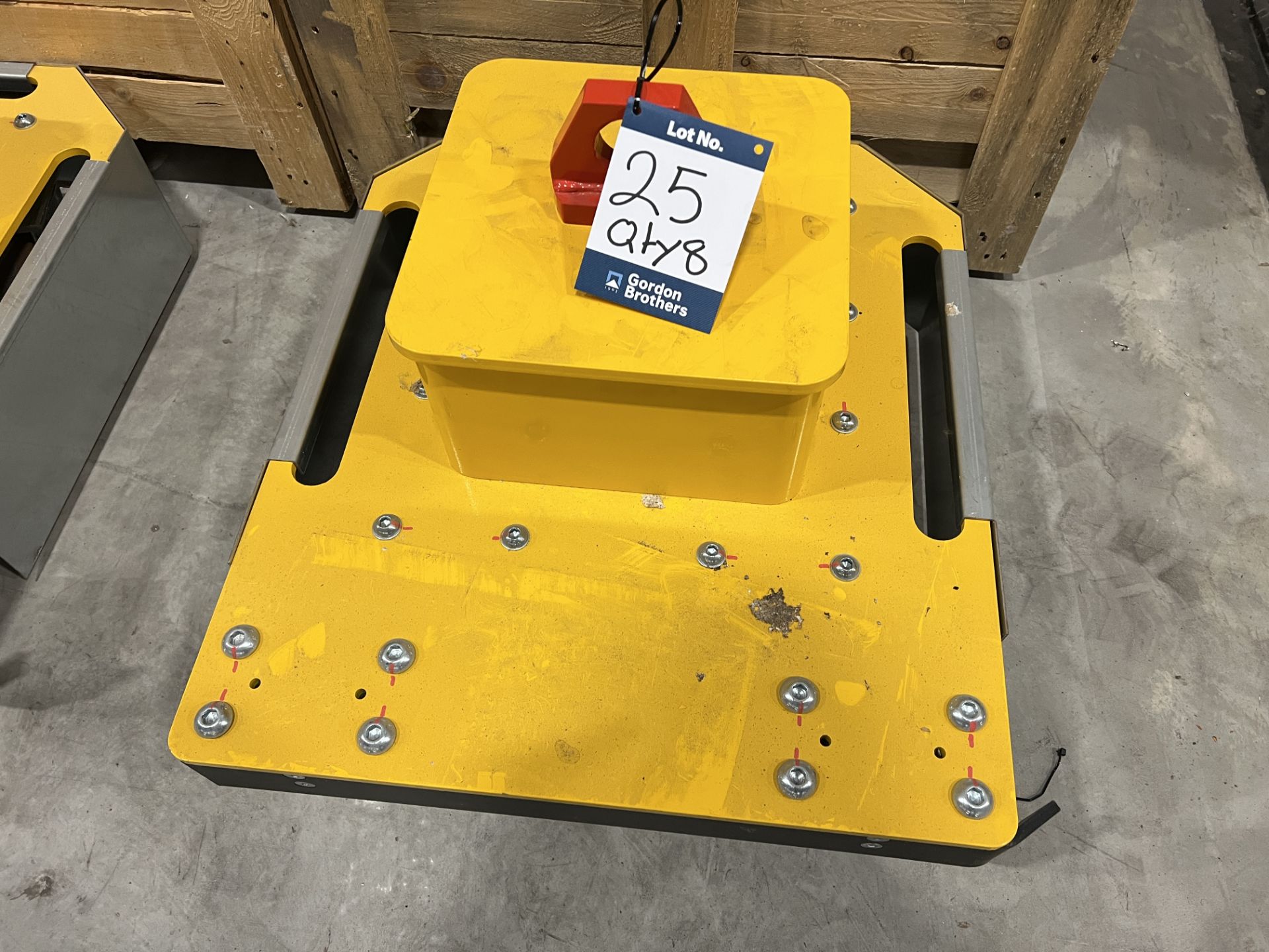 Heavy duty skates (2021) from lot 21 the Tracoinsa Systems UK conveying system this lot will - Image 2 of 2