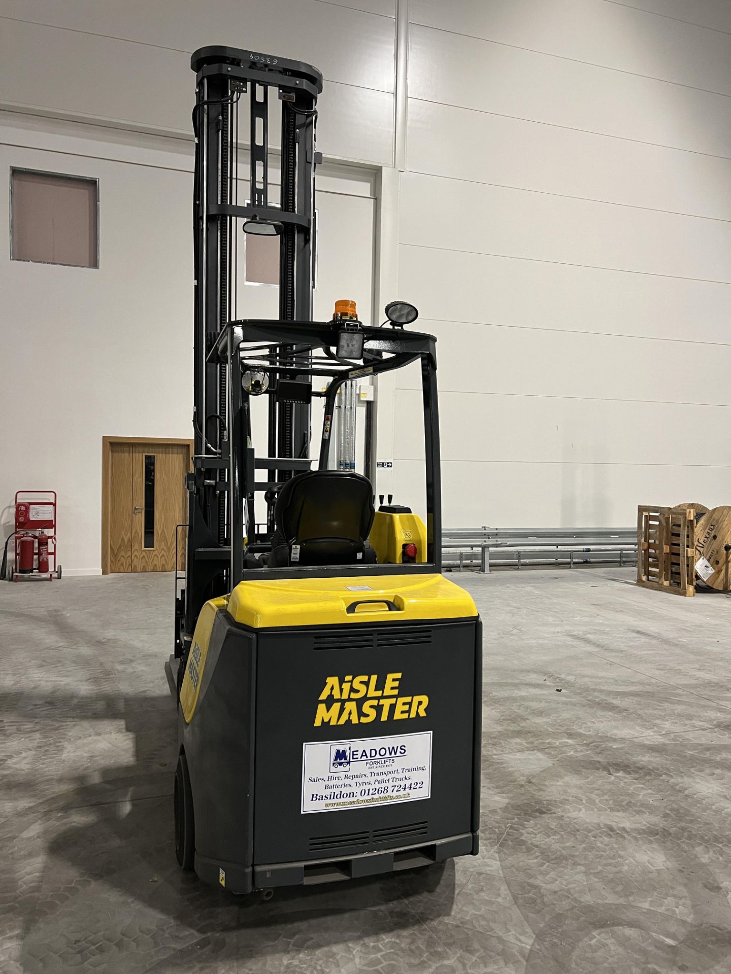 Aislemaster 20SHE narrow aisle articulating forklift truck, S/No. 63504 (2021), hours: 102.2, - Image 15 of 27