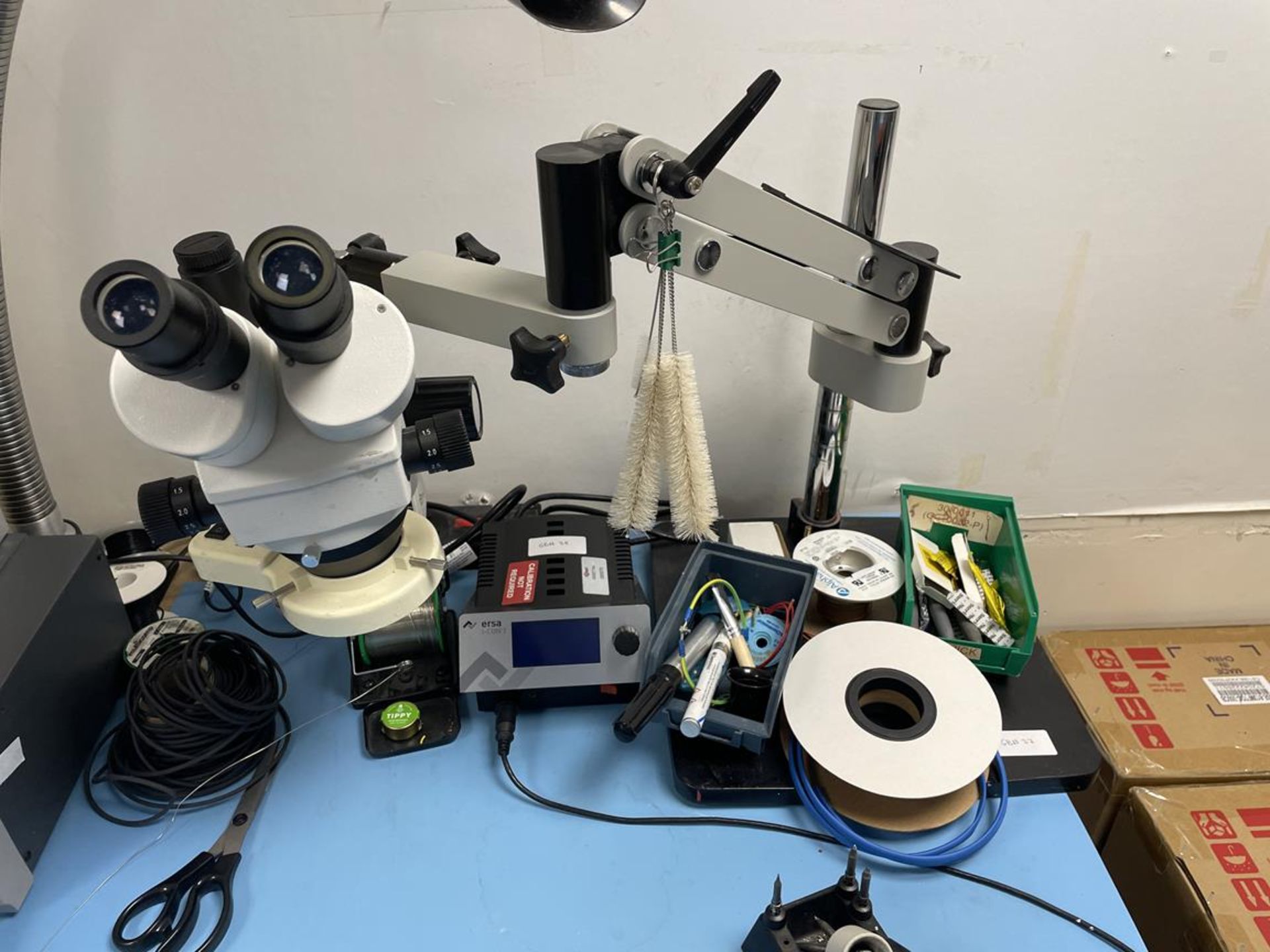 GXMRFLS Adjustable Microscope Fitted with WF10X Lenses (GB REF#37)