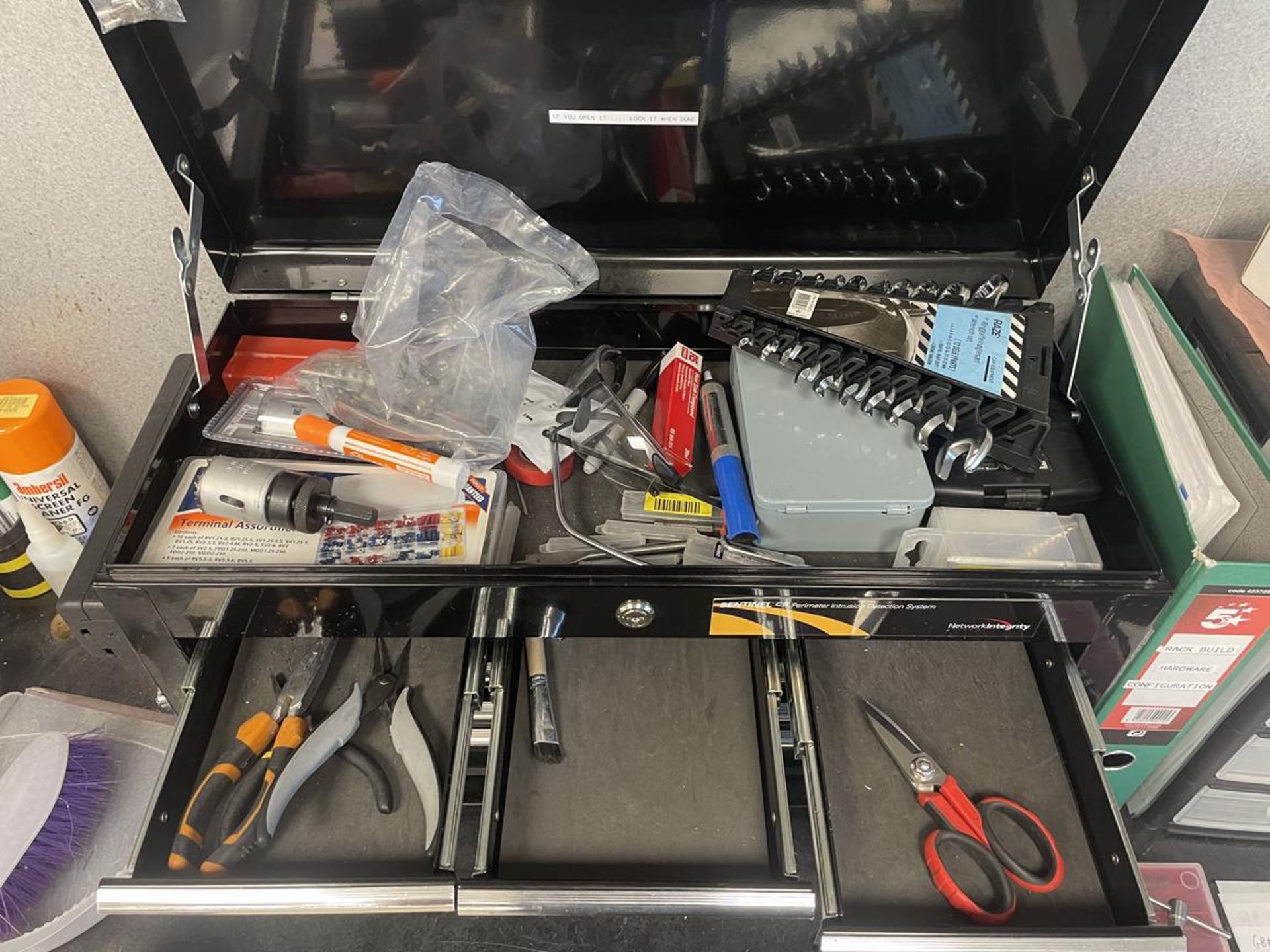 Worktop 6-Drawer Tool Cabinet and Contentents Comprising Assorted Hand Tools (GB REF#61) - Image 2 of 5