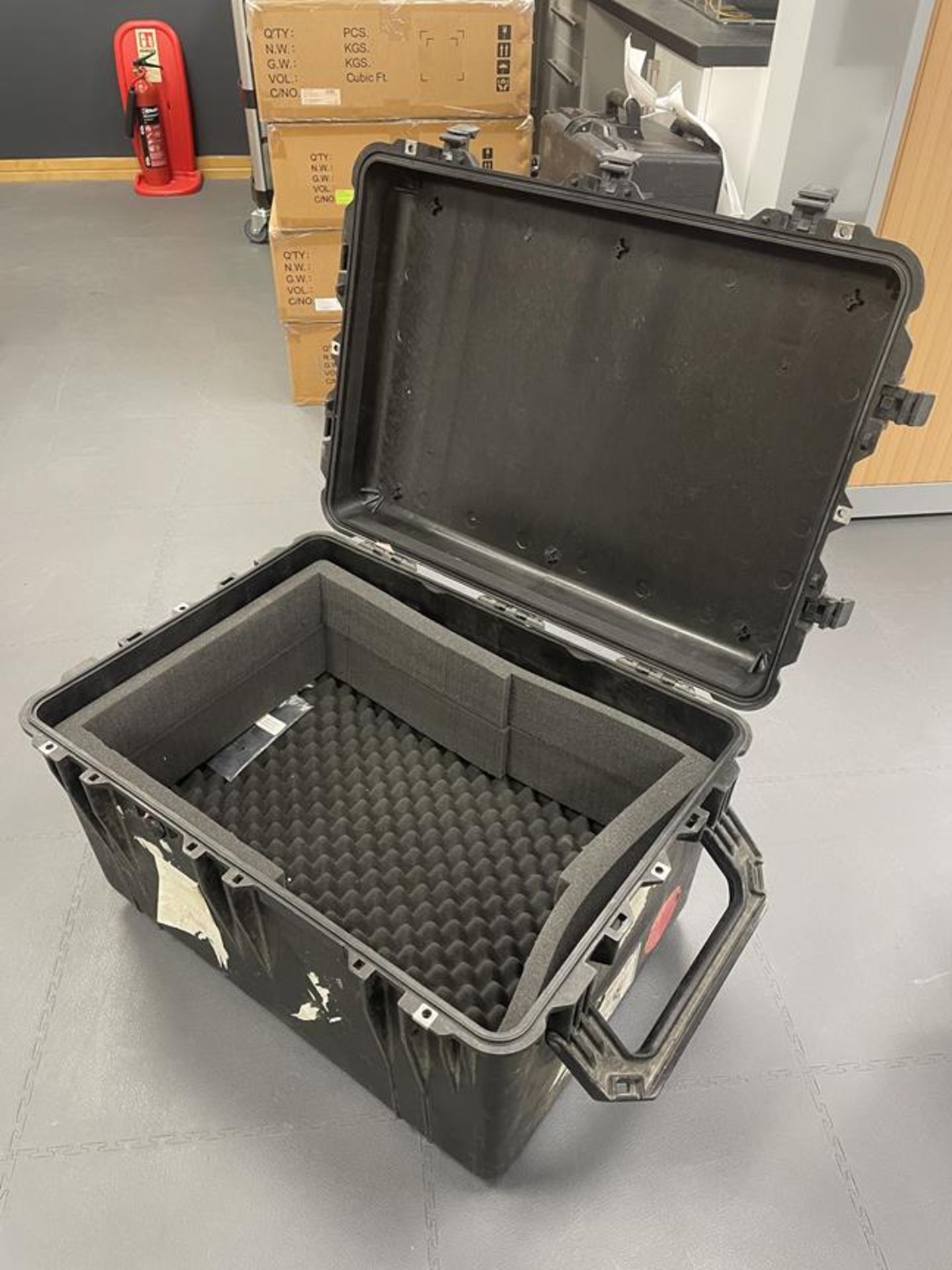 2X Large Mobile Peli Case (GB REF#213) - Image 3 of 4