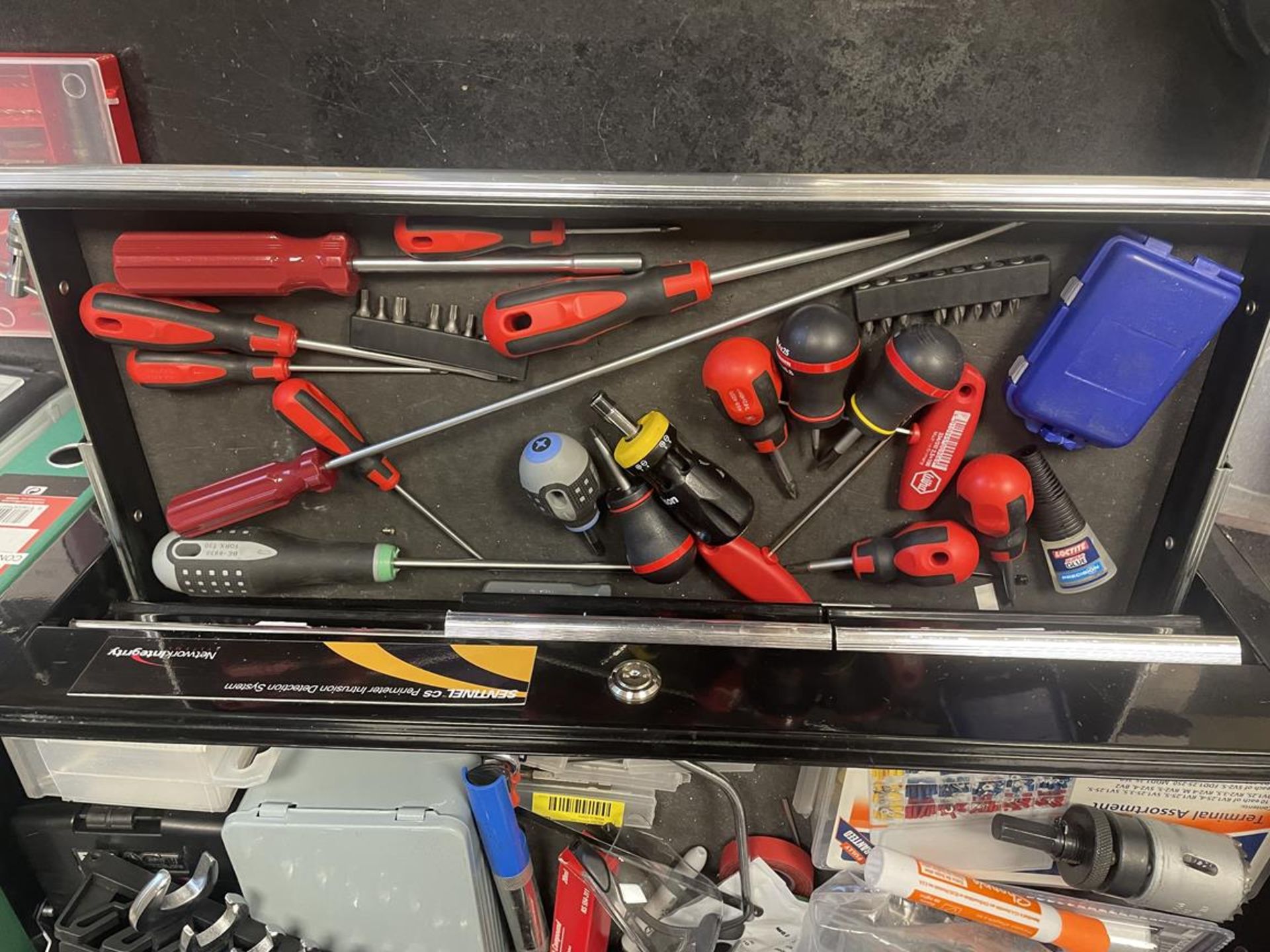 Worktop 6-Drawer Tool Cabinet and Contentents Comprising Assorted Hand Tools (GB REF#61) - Image 3 of 5