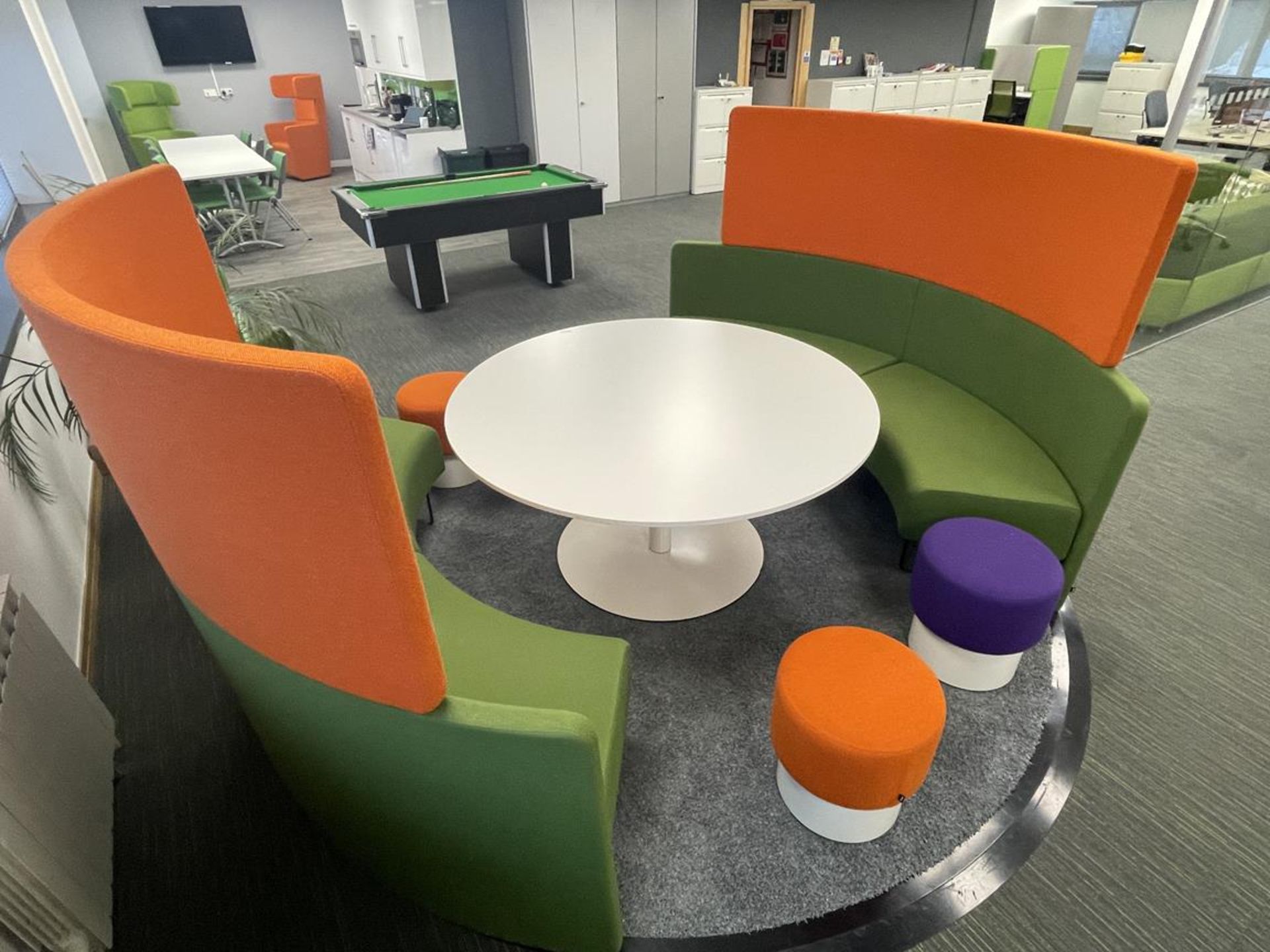 Large Circular Upholstered Bene Bench Seating Arrangment with 4x Stools and Large White Pedestal - Image 3 of 3