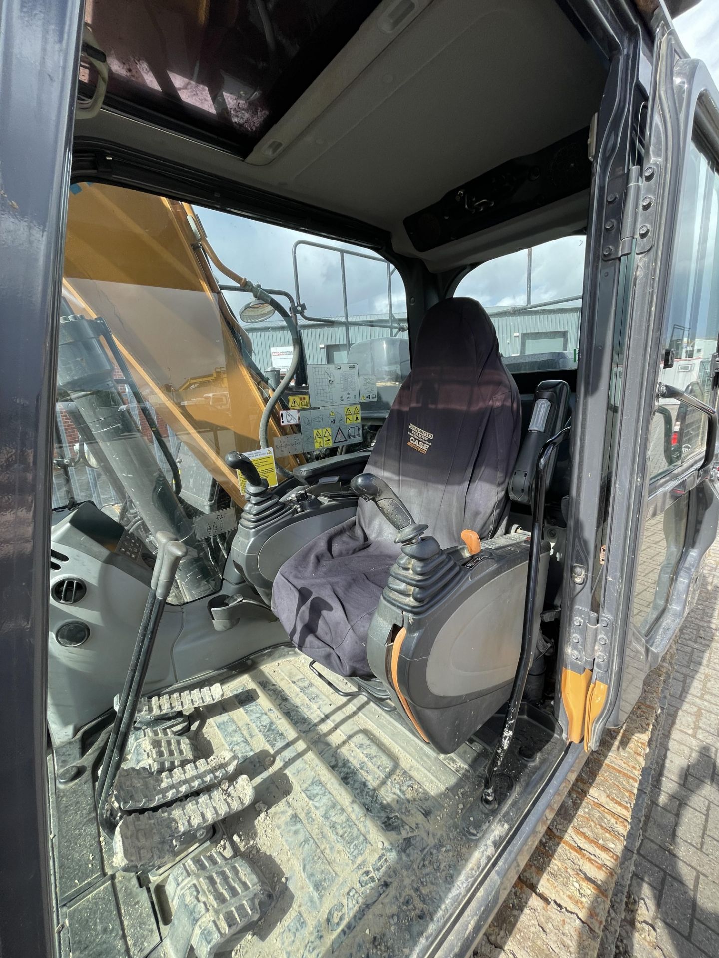 Case CX130D 13 Ton Excavator, S/N NSU13DMNZLA13852 (2019) 3642.1 Hrs, Max operating mass 1500kg with - Image 5 of 9