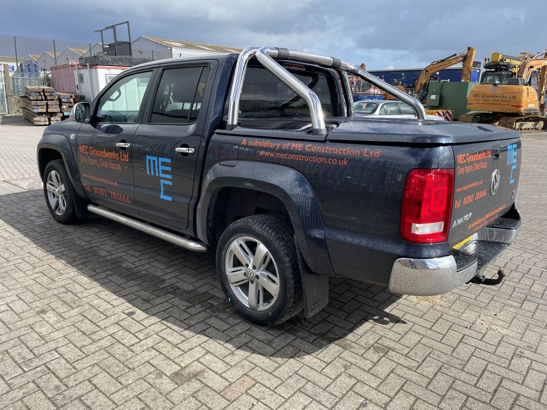 Volkswagen Amarok A32 Diesel Highline 2.0 BiTDI 180MT 4 Motion Double cab Pickup in Blue with - Image 3 of 8
