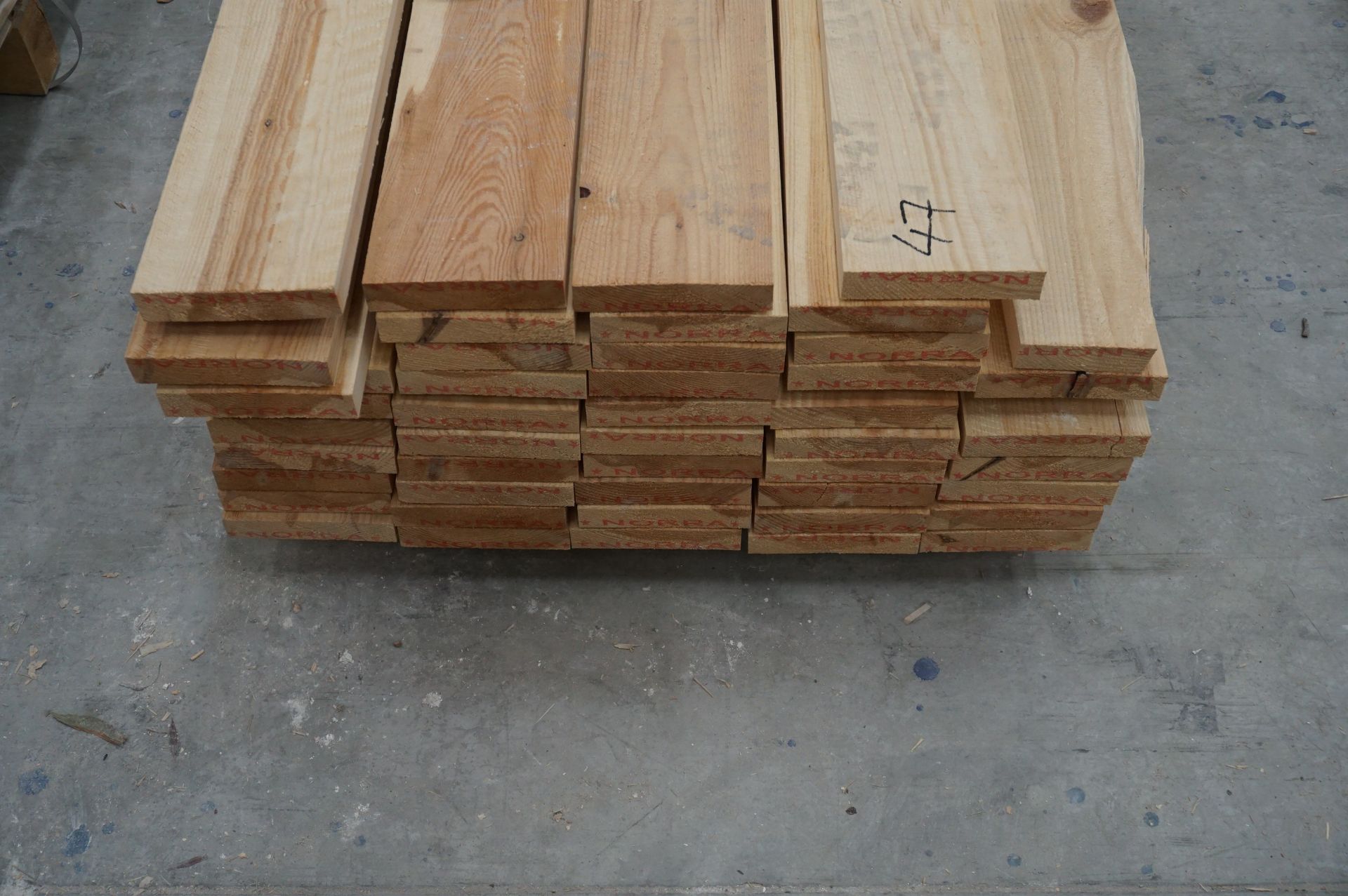 270x (no.) lengths 3.6m x 130mm x 25mm window cheeking timber - Image 4 of 5