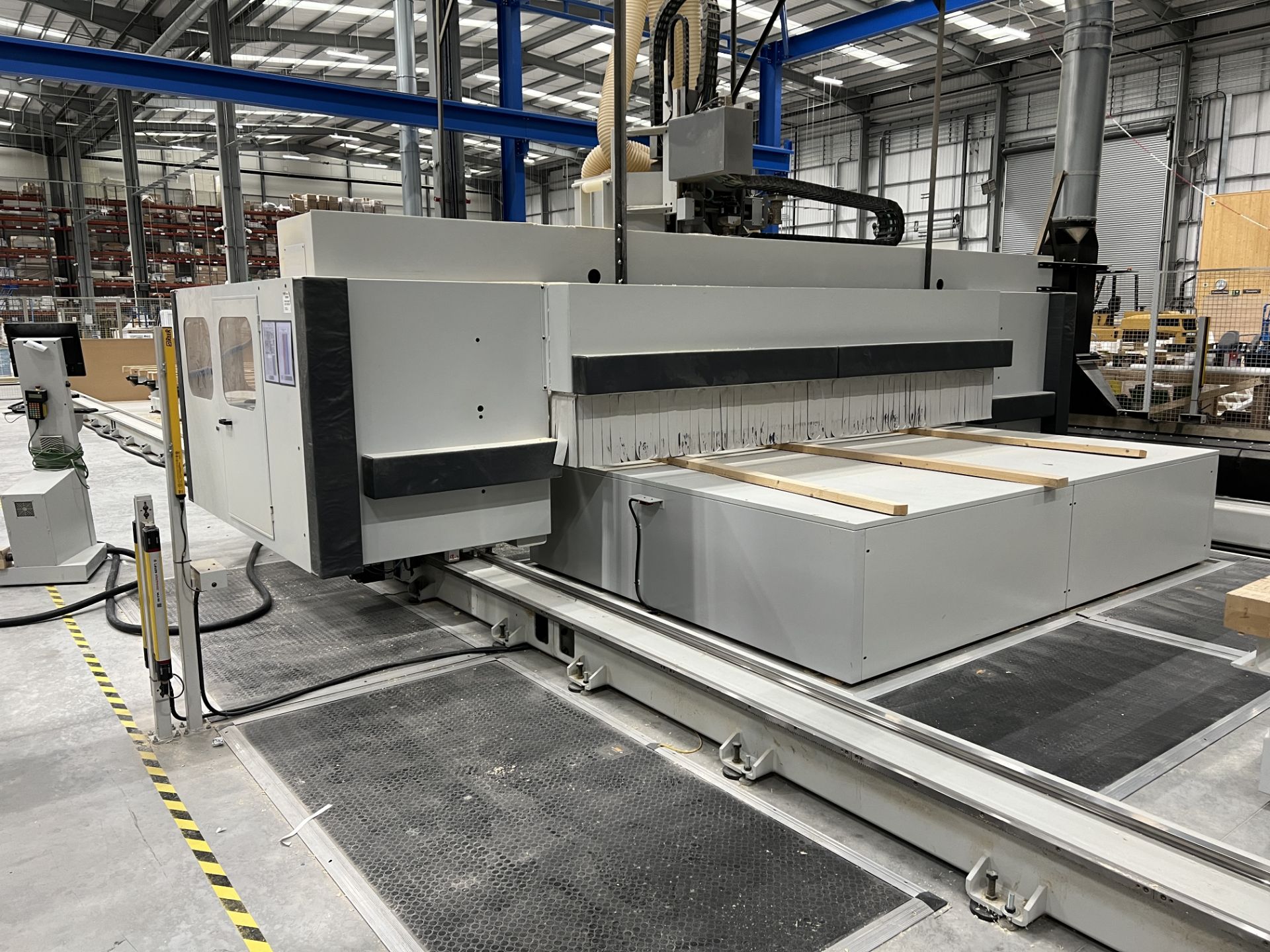 Biesse, Uniteam E Mix 34035 CNC twin bed CLT machining centre, 95690060 (DOM: 2017), Bed working - Image 7 of 22