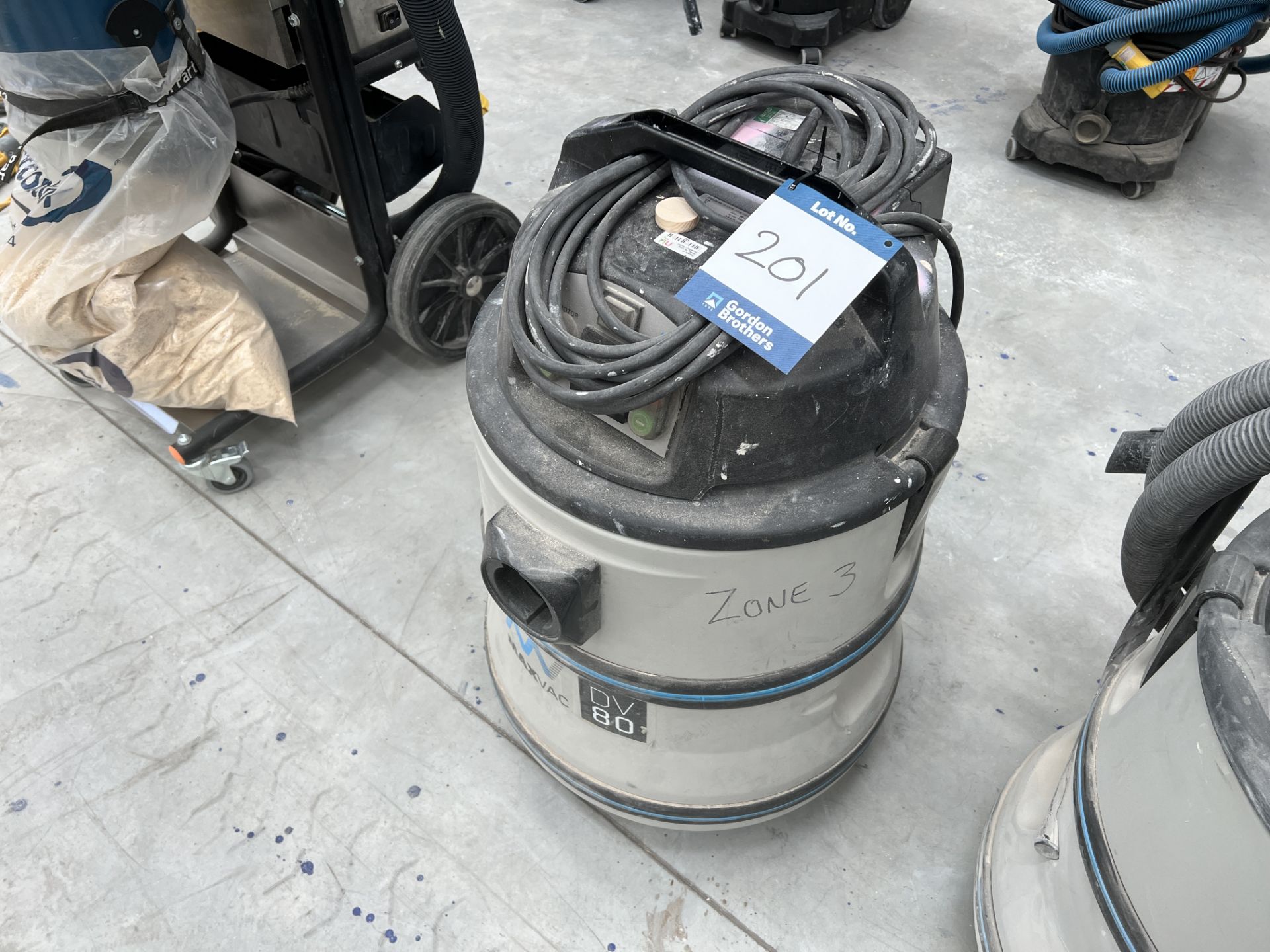 MV Maxvac, DV80 80L wet and dry vacuum cleaner, 240v, 2400 watts max. with twin motor (DOM: 2018) ( - Image 2 of 5