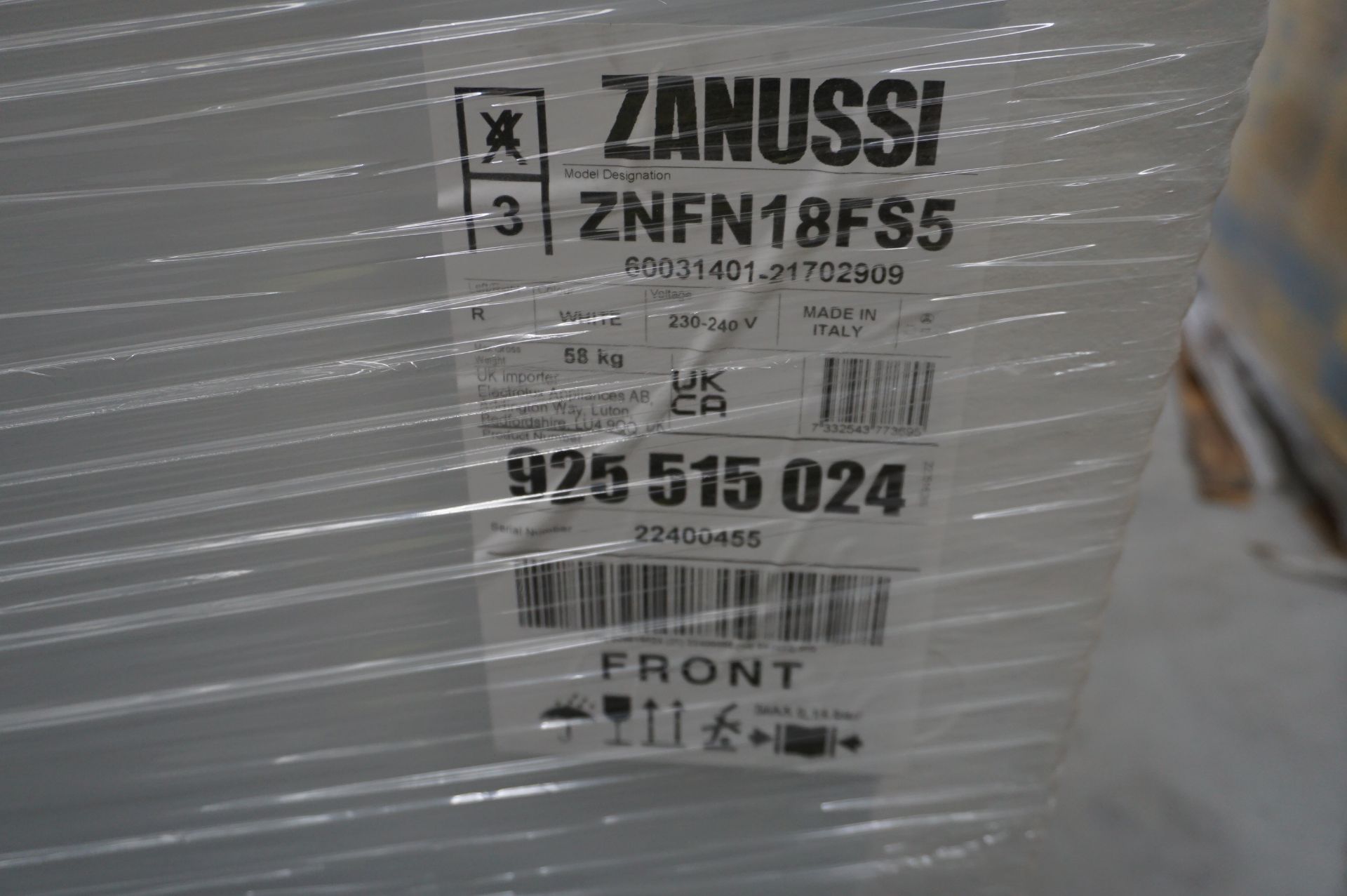 Kitchen white goods including integrated Zanussi, ZNFN18FS5 fridge/freezer, Zanussi ZWD76NB4PW - Image 8 of 11