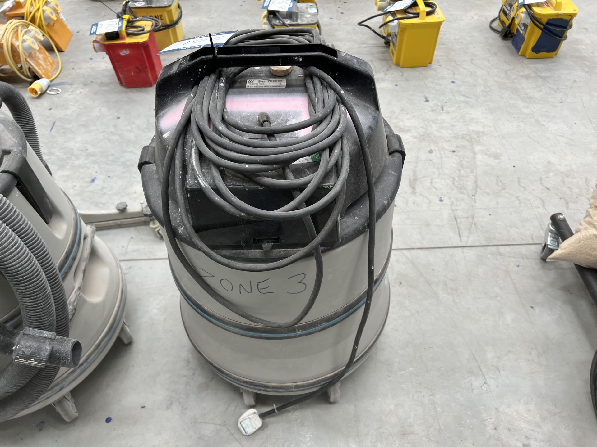 MV Maxvac, DV80 80L wet and dry vacuum cleaner, 240v, 2400 watts max. with twin motor (DOM: 2018) ( - Image 3 of 5