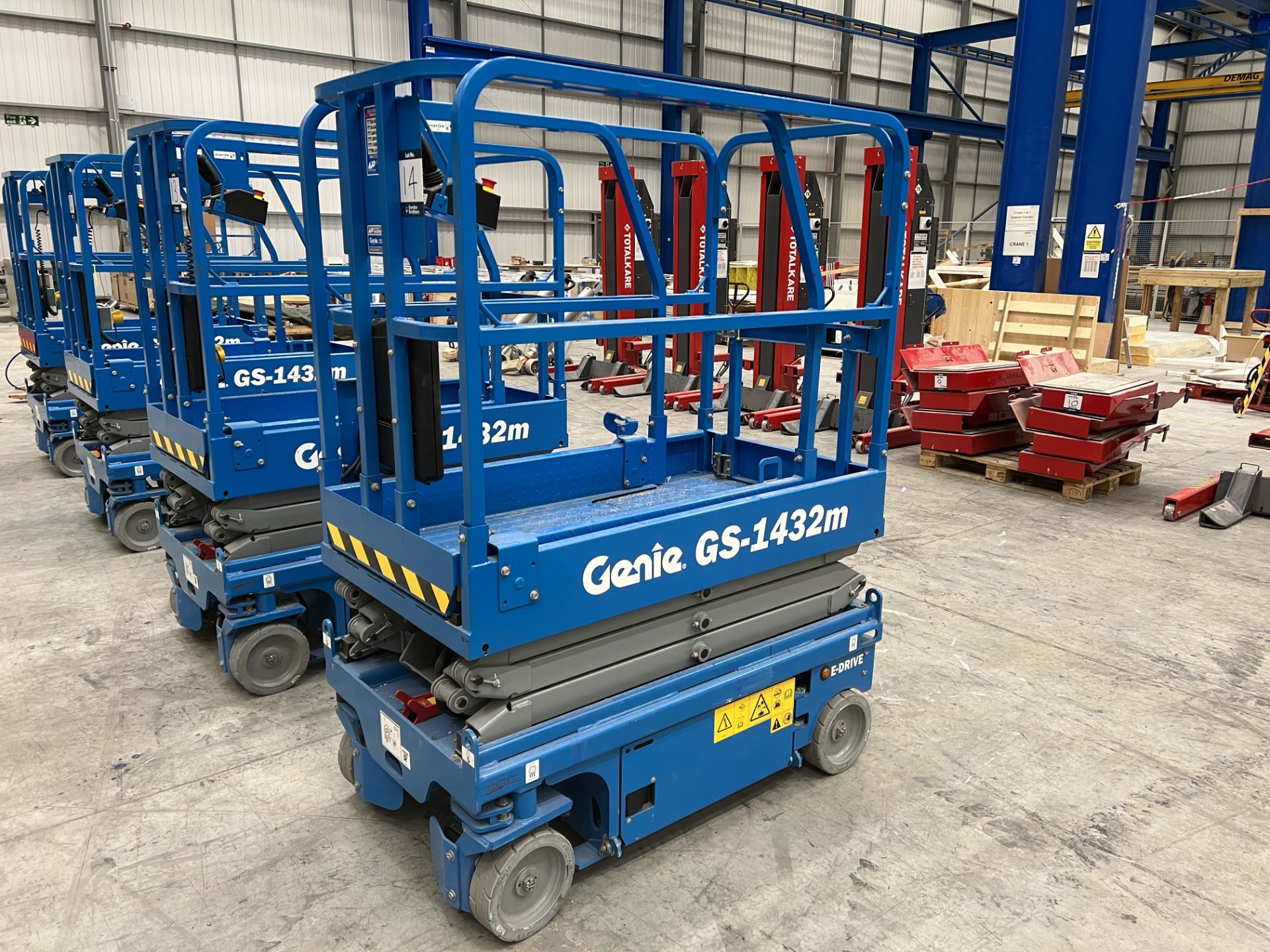 Genie, GS-1432M battery electric scissor lift, Serial No. G532MD-938 (DOM: 2021)