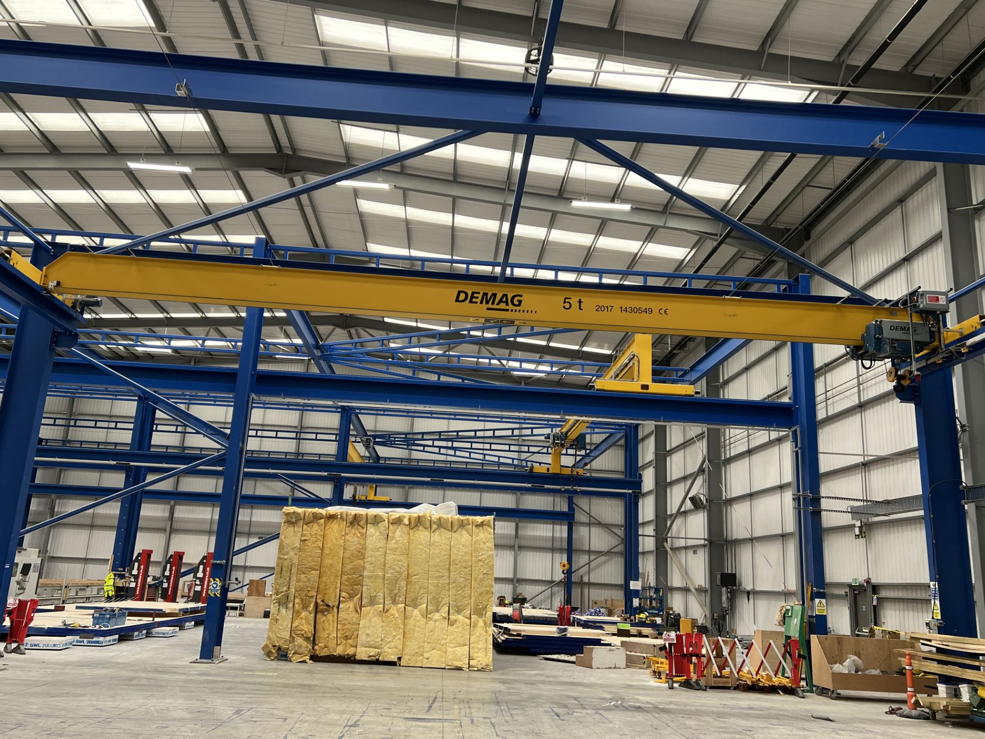 Demag, 5T freestanding single beam overhead travelling crane, Serial No. 1430549 height under - Image 13 of 22