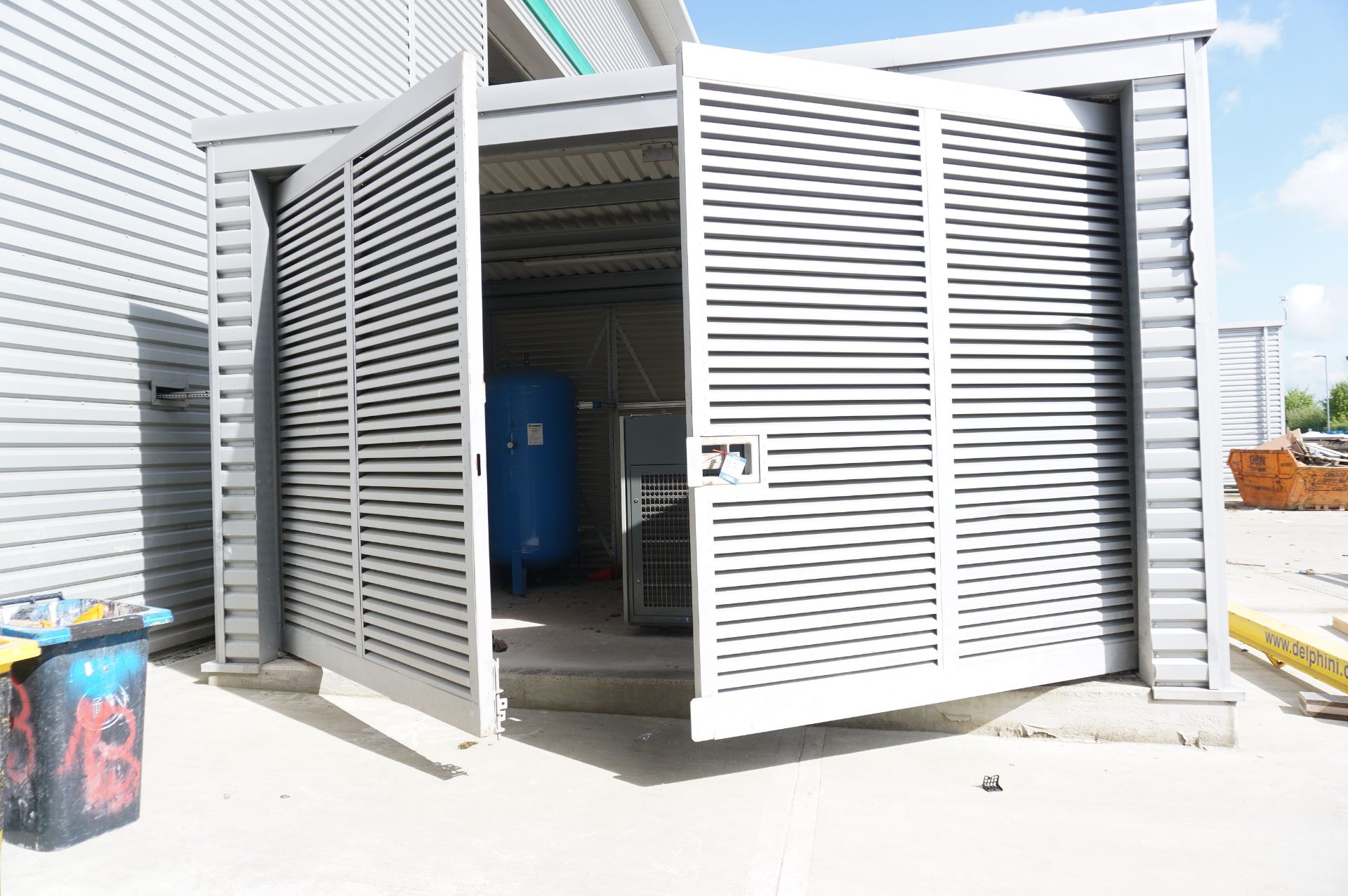 Freestanding modular compressor building with bolted steel frame and steel side panelling and double - Image 4 of 6