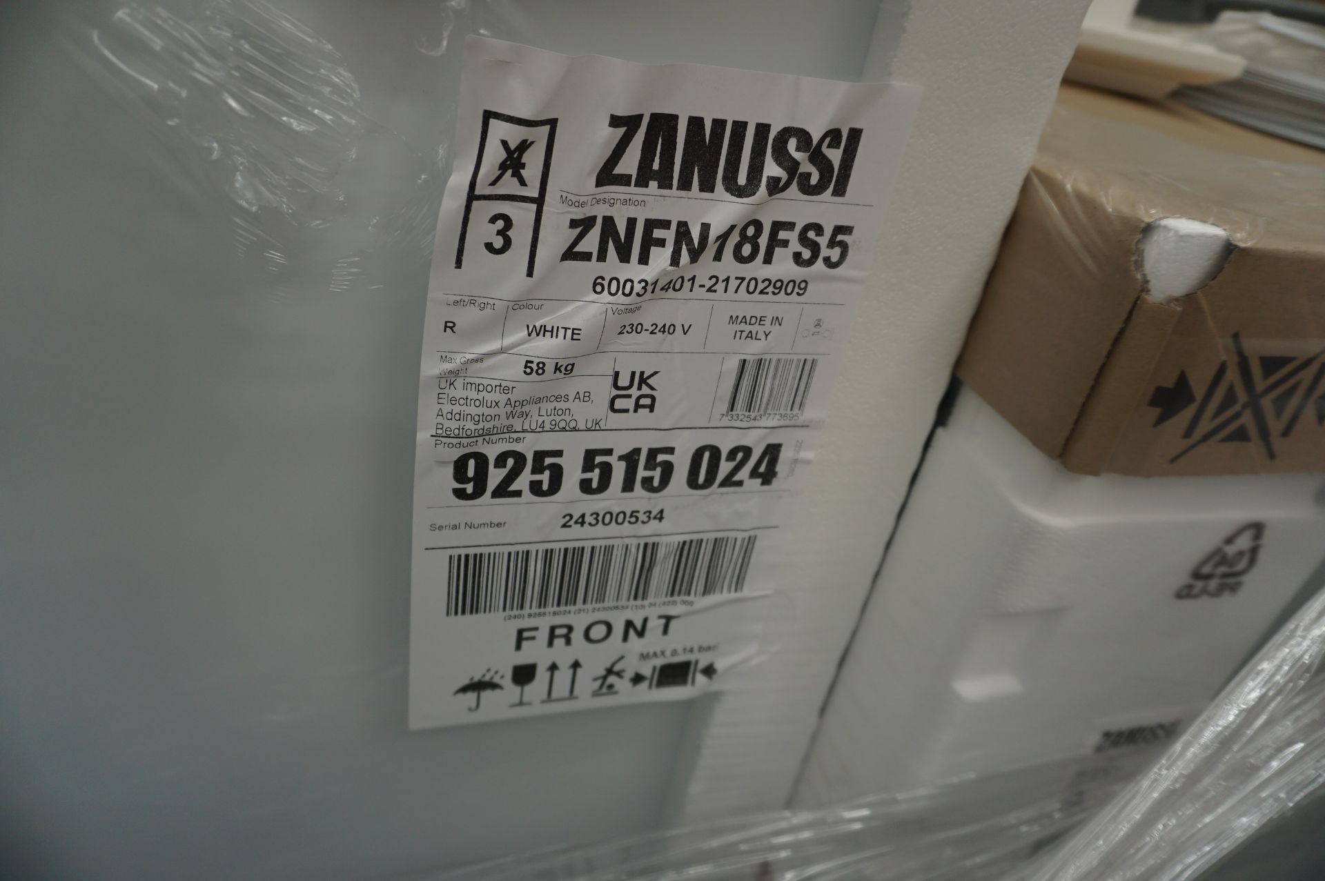 Kitchen white goods to include integrated Zanussi, ZNFN18FSF fridge/freezer, Zanussi, SWD76NB4PW - Image 9 of 10