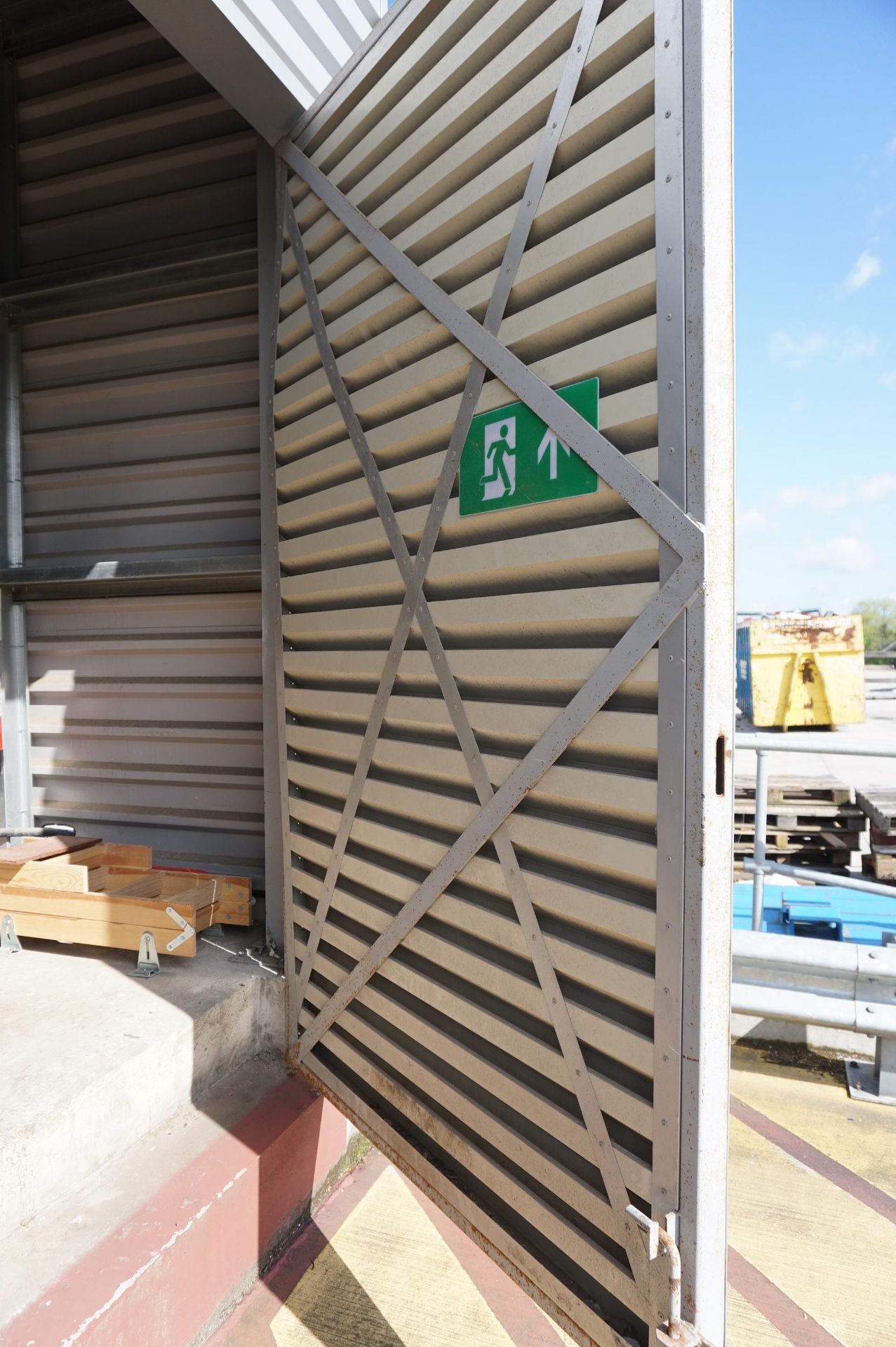 Freestanding modular boiler house with bolted steel frame and steel side panelling and double doors, - Image 9 of 12