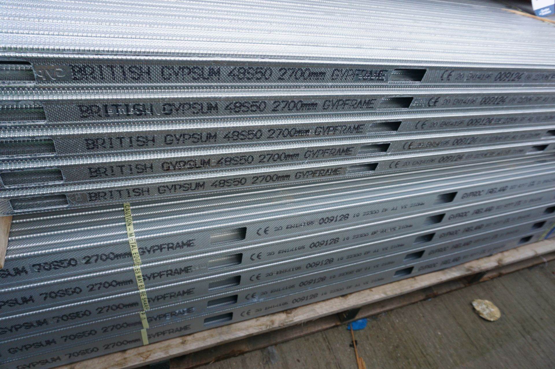 Large quantity of British Gypsum plasterboard components to include: 250x (no.) 48S50 x 2700mm and - Image 7 of 8
