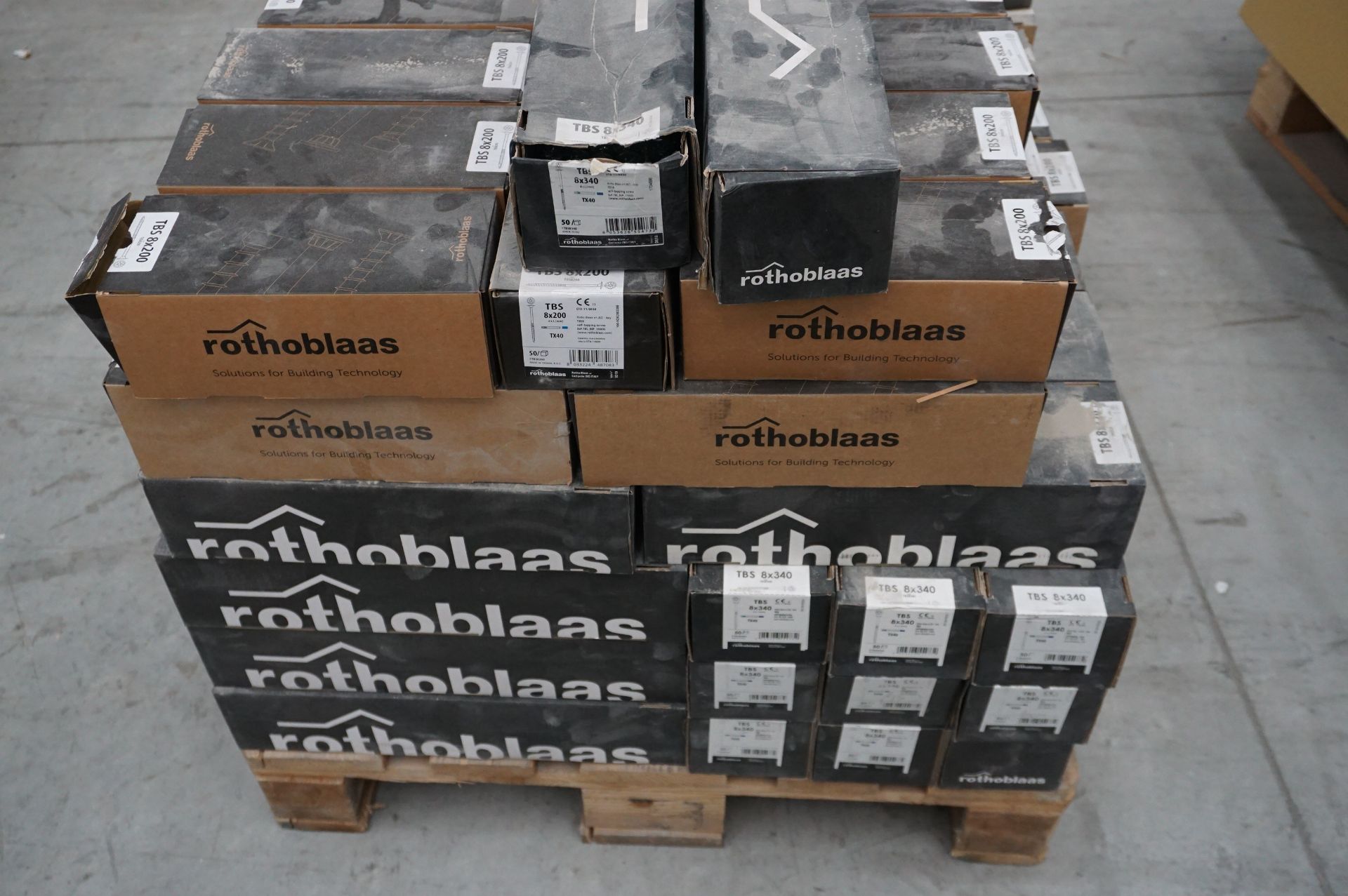 1x (no.) pallet box of mixed Rothoblaas screws to include TBS 8 x 200mm self tapping wood screws, - Image 6 of 8
