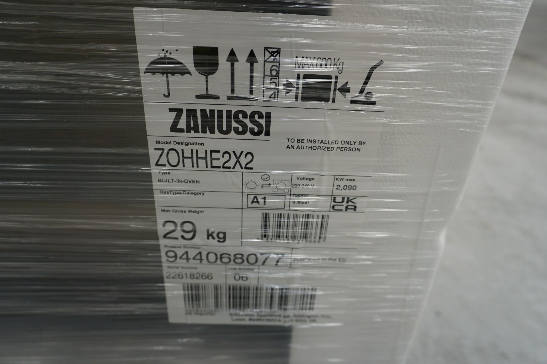 Kitchen white goods including integrated Zanussi, ZNFN18FS5 fridge/freezer, Zanussi ZWD76NB4PW - Image 6 of 10