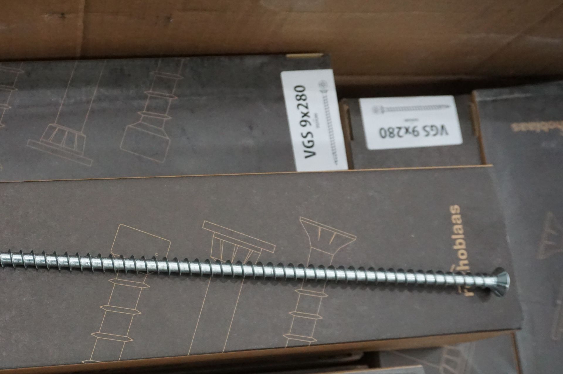 1x (no.) pallet box of Rothoblaas screws to include VGS 9 x 280mm self tapping wood screws qty 1500 - Image 4 of 5