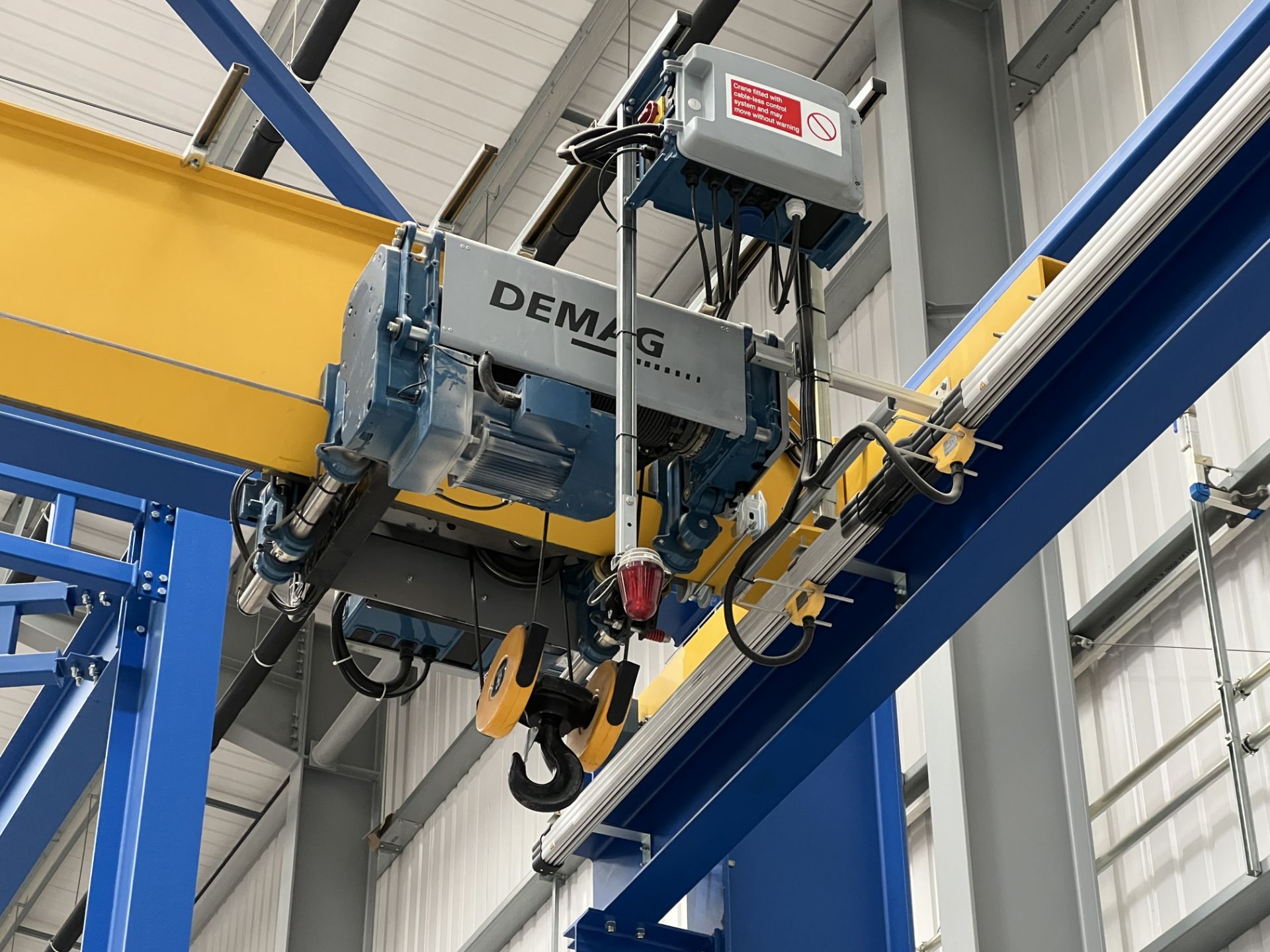 Demag, 5T freestanding single beam overhead travelling crane, Serial No. 1430549 height under - Image 9 of 22