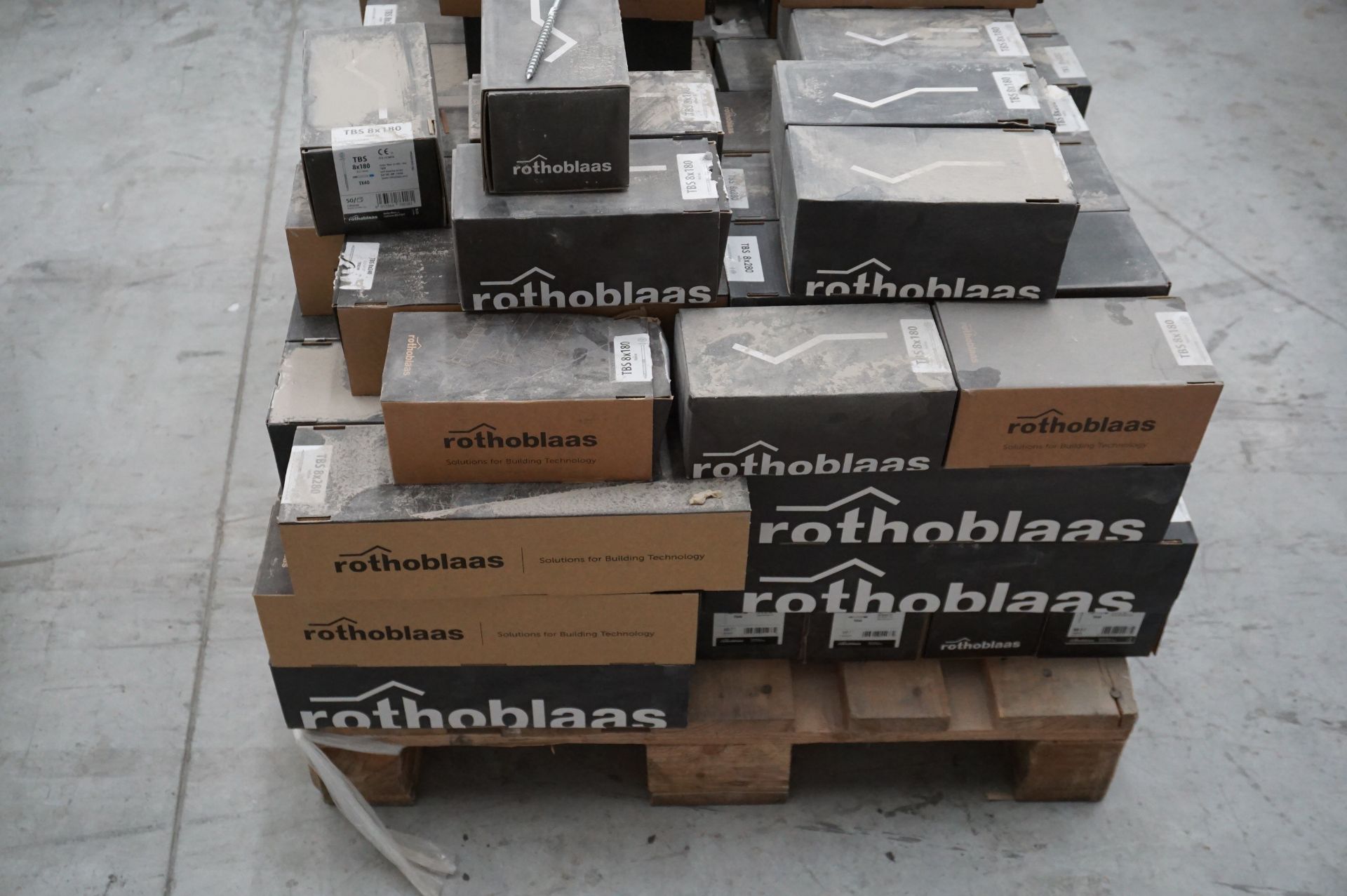 1x (no.) pallet box of mixed Rothoblaas screws to include TBS 8 x 200mm self tapping wood screws, - Image 5 of 8