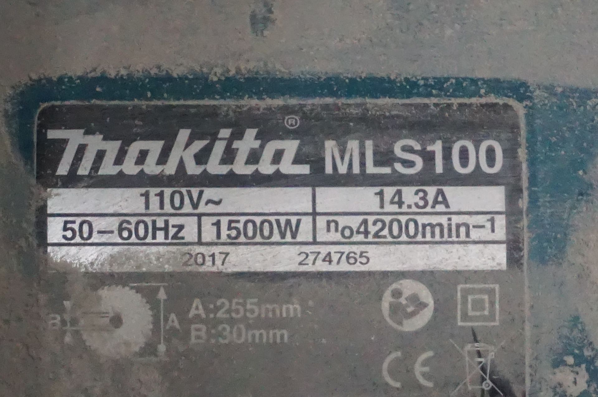 Makita, ML5100 mitre saw, 110v together with Makita, HS0600 circular saw, 110v (DOM: 2017) - Image 5 of 6