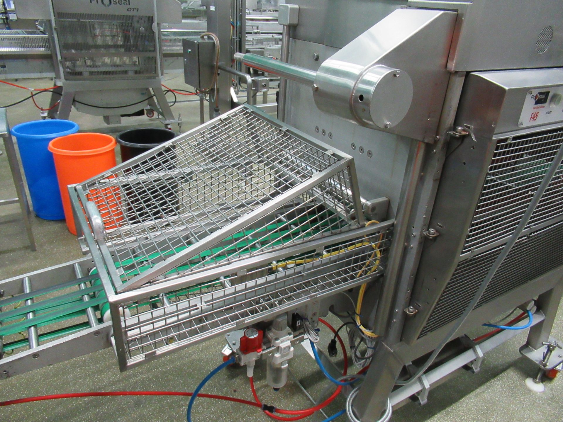 Proseal Fastpack F45 automatic inline tray sealer. Serial no: 1197 (2014) pneumatic and servo - Image 10 of 14