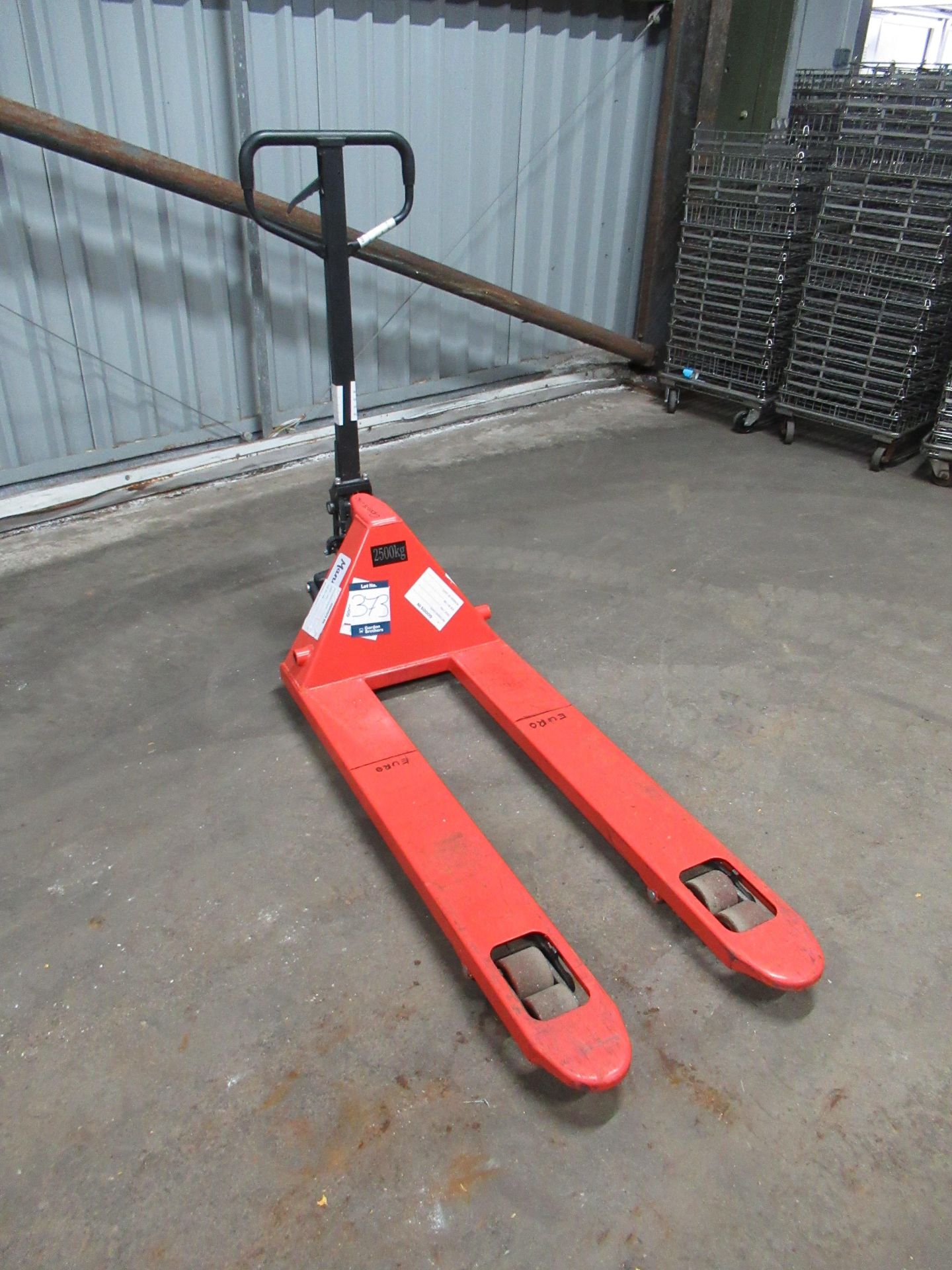 Manutan pallet truck 2500kg capacity serial no:J22102838-1/024 (2022)