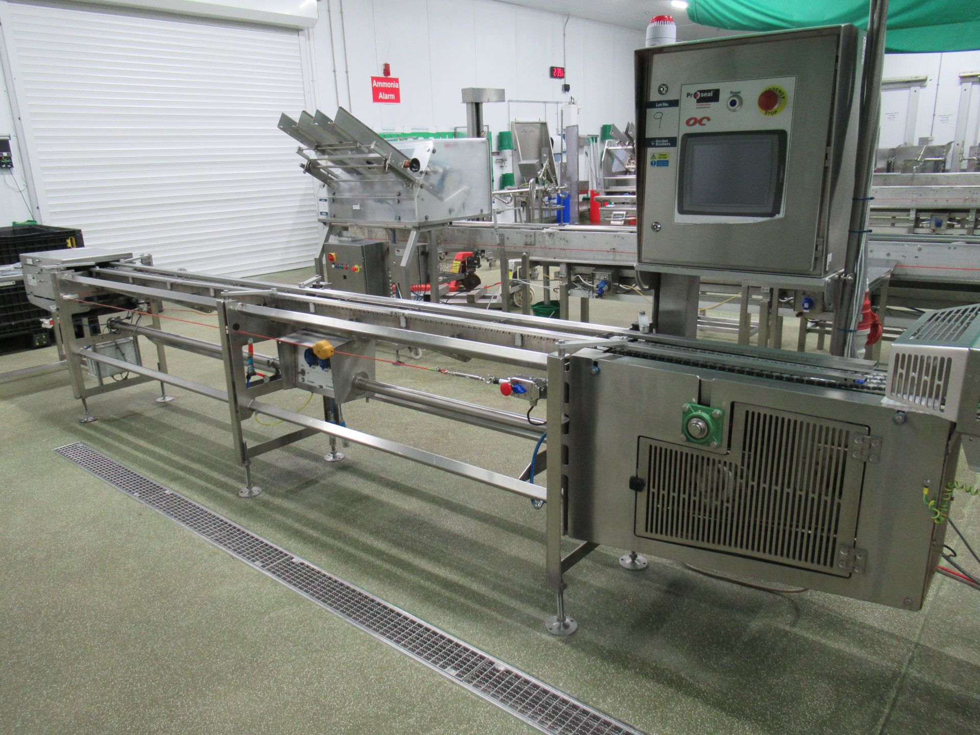 Proseal APC chain conveyor. Serial no: 2869 (2014) 4.4m long x adjustable width tray fence 100mm