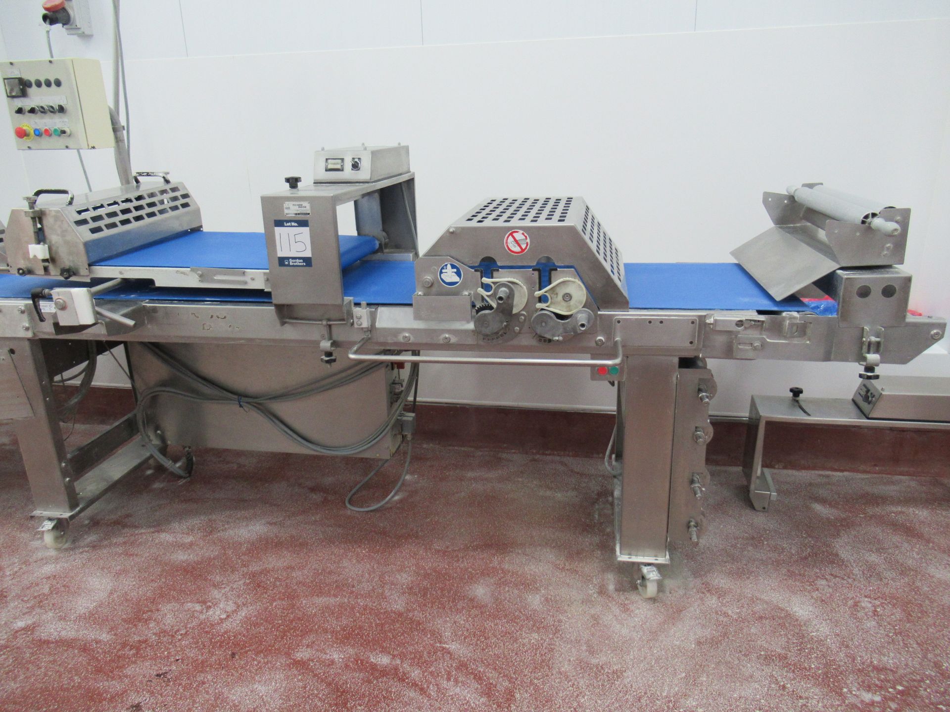 Rondo 650mm pastry line comprised of 3m conveyor, lattice cuter, two single pastry cutter heads, one - Image 3 of 20