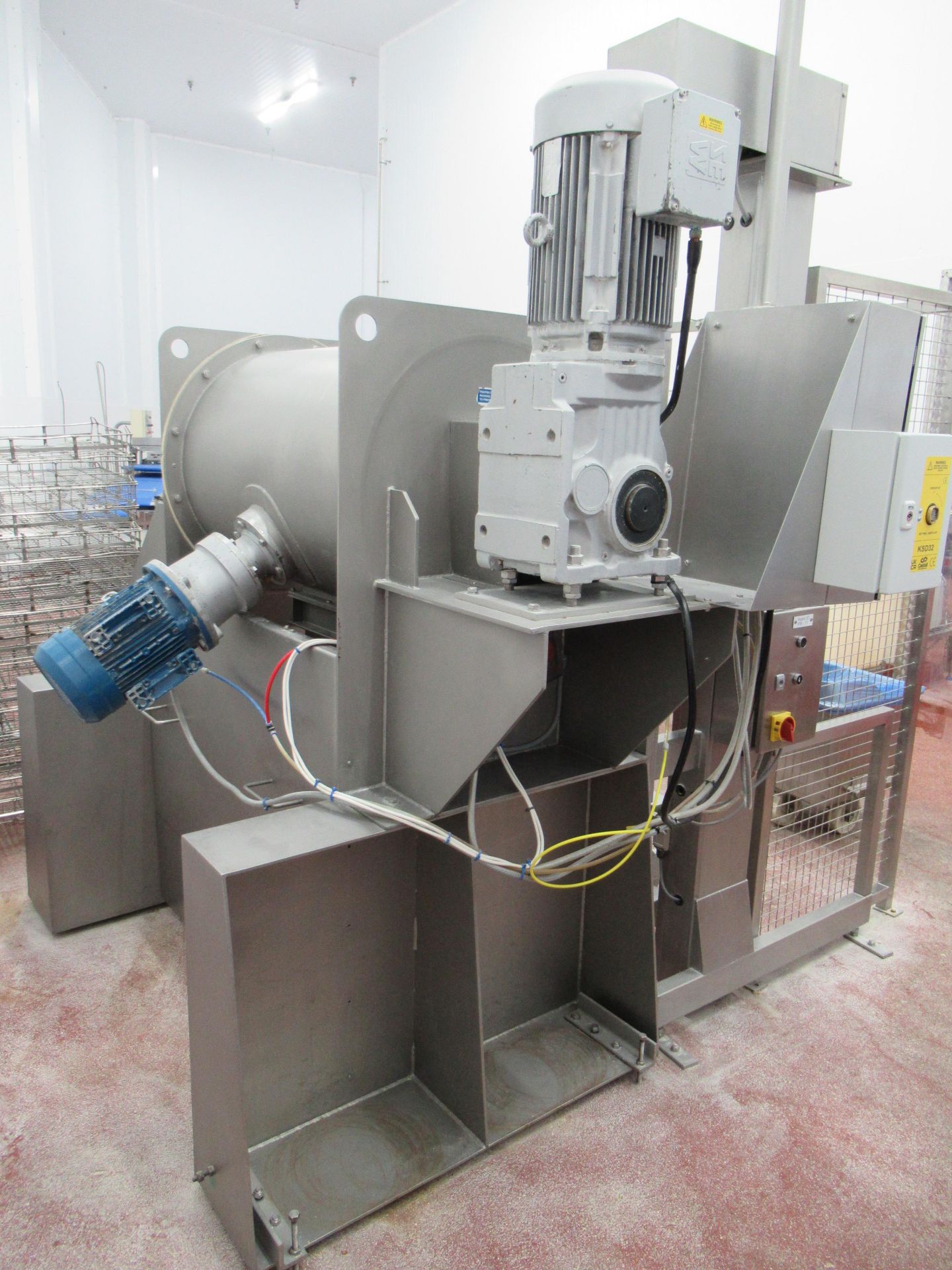 Winkworth RT200 stainless steel mixer Serial no: 16497 (2001) tare weight 1080kg, with fixed Base - Image 5 of 14