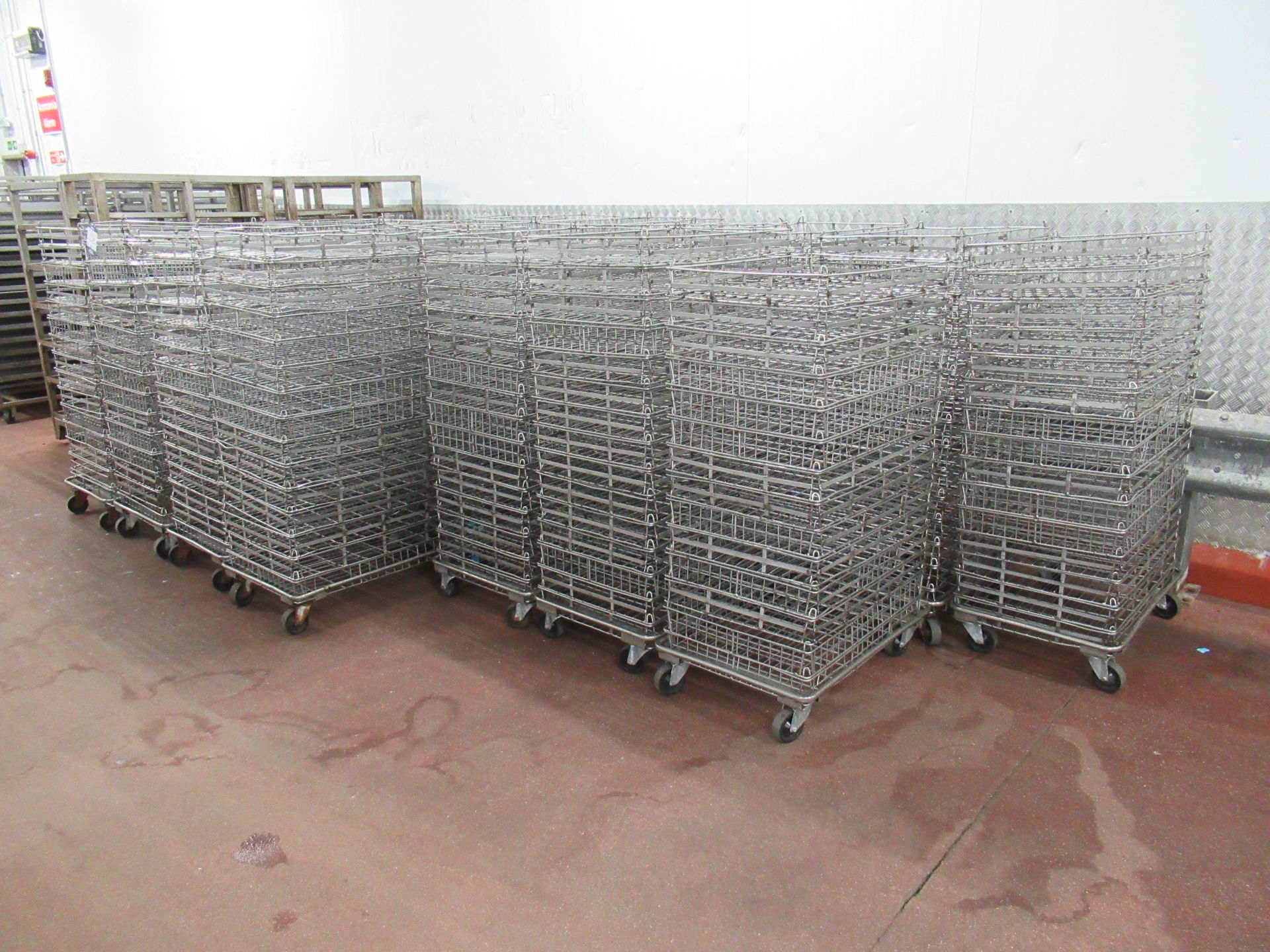 280 Stainless steel wire mesh stacking baskets, 800 x 520 x 75mm high, with 19 dollies - Image 2 of 5