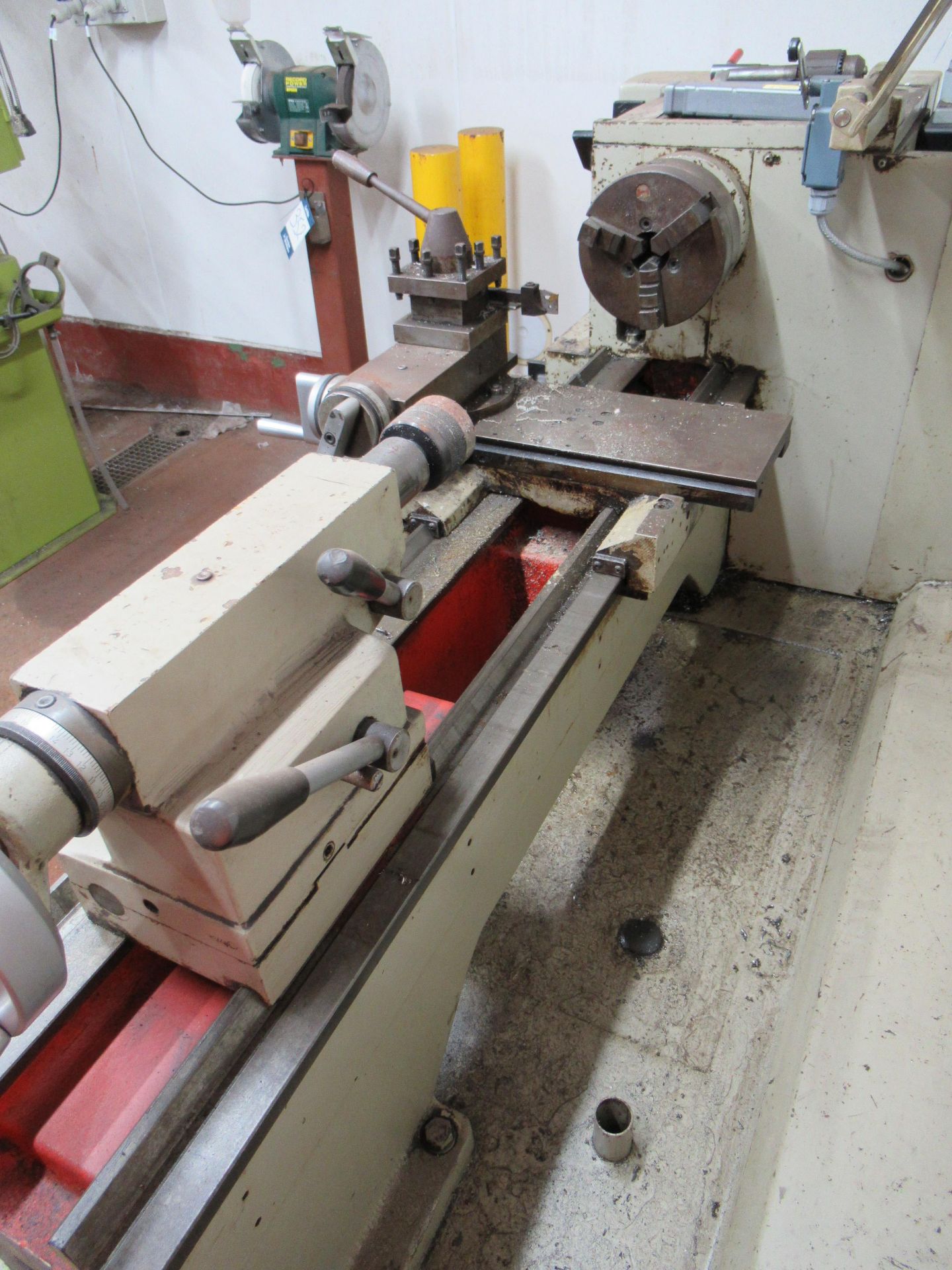 Harrison M300 straight bed centre lathe, 600mm between centres, 300mm swing over bed Serial no: - Image 6 of 13