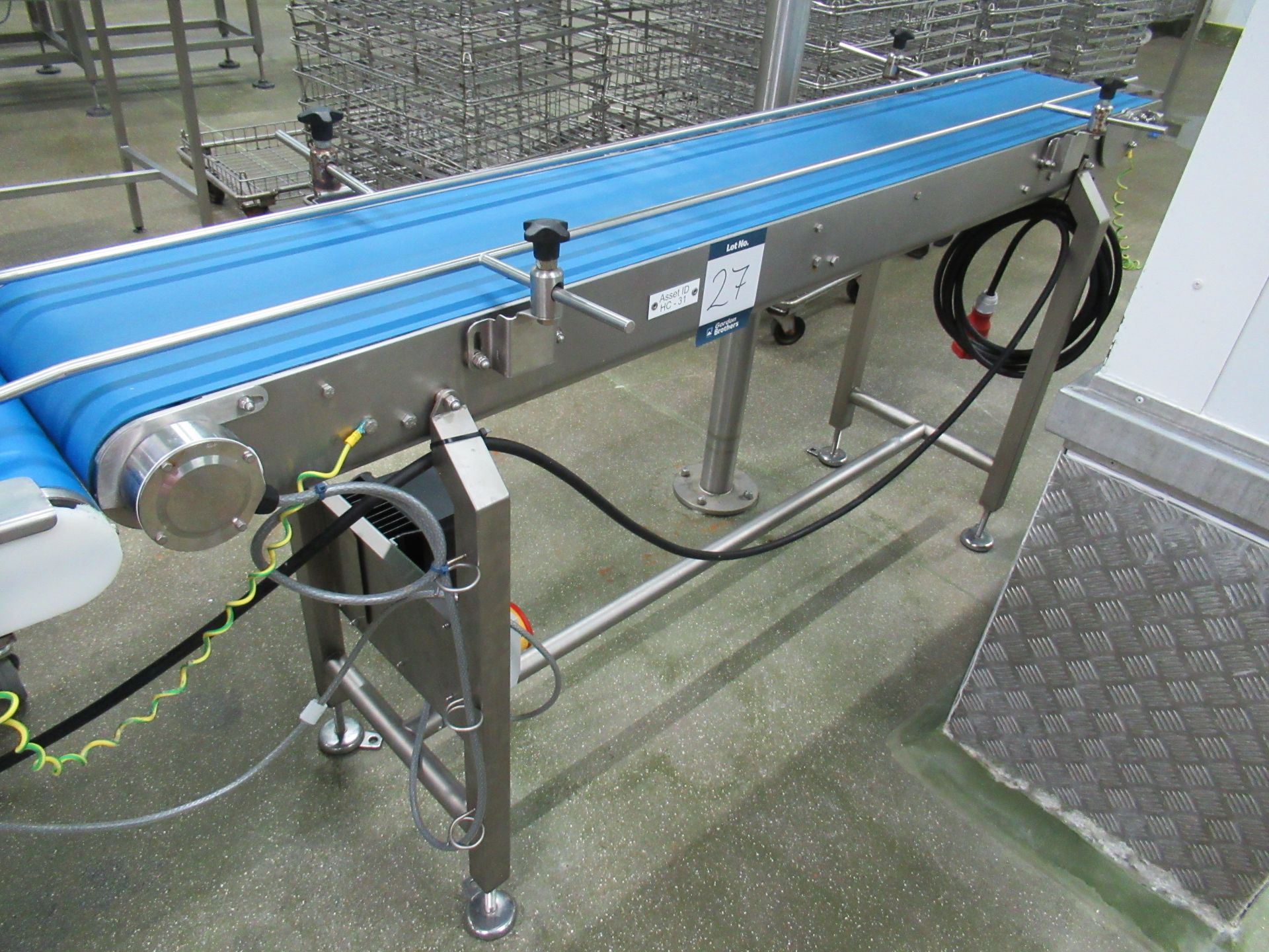 Syspal 512/PUC -1003 belt conveyor 1.9m long x 280mm wide with stainless steel frame Serial no: - Image 5 of 6