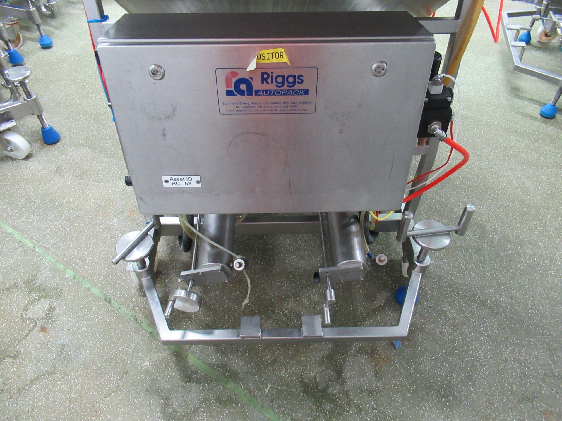 Riggs Autopack 1000 twin head depositor mounted on mobile frame with hopper - Image 5 of 7