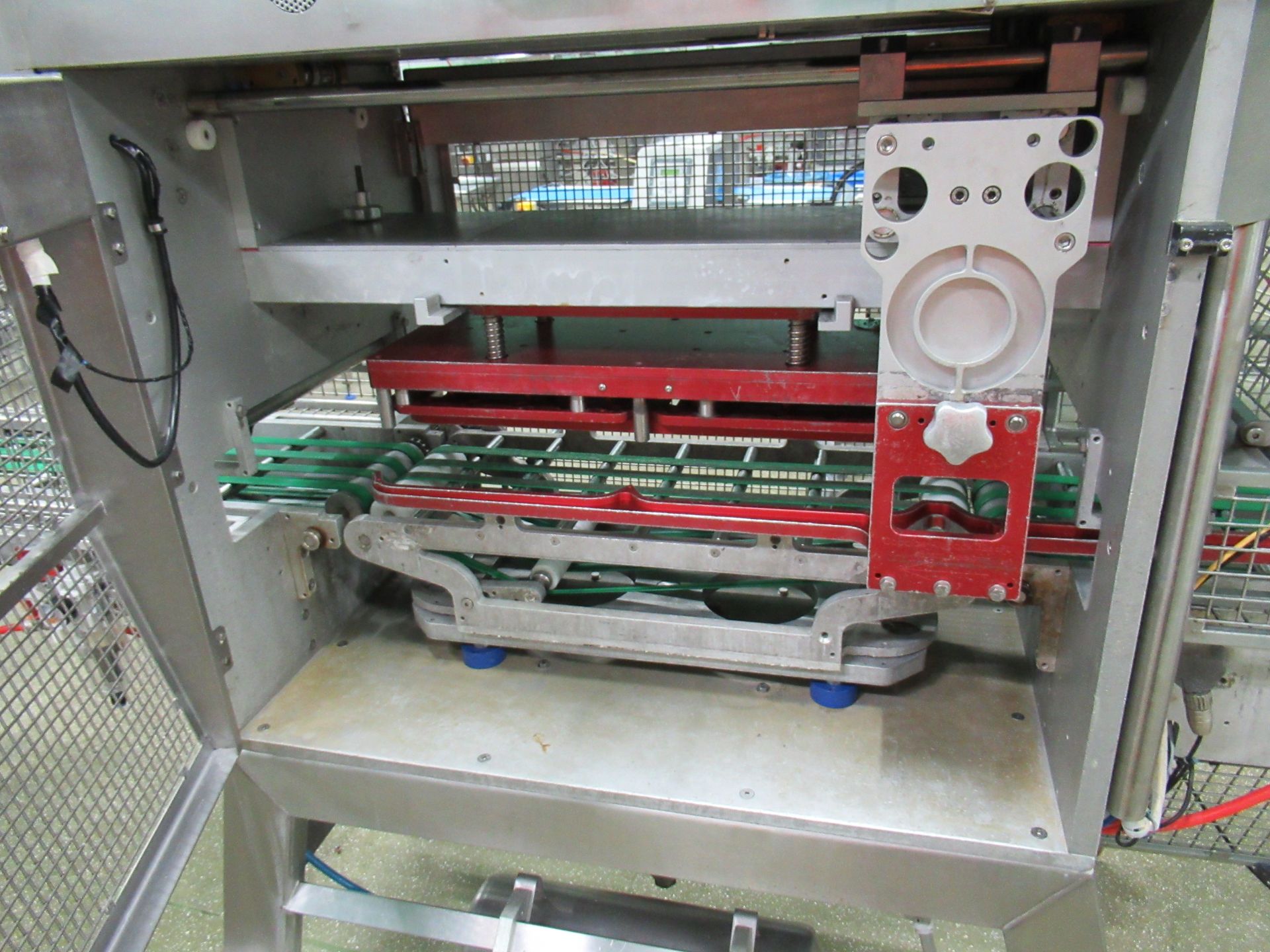 Proseal Fastpack F45 automatic inline tray sealer. Serial no: 1196 (2014) pneumatic and servo - Image 10 of 15