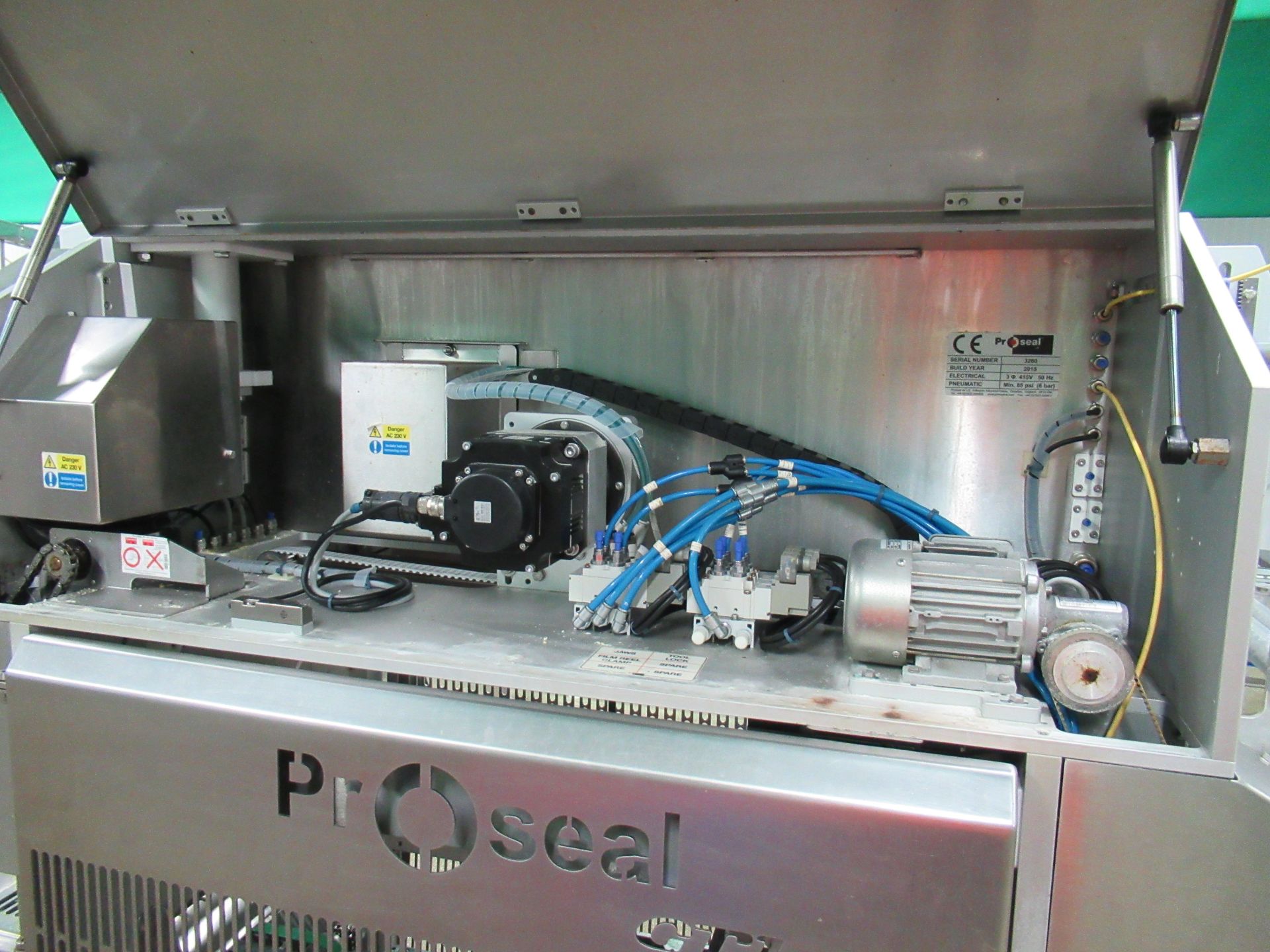 Proseal GT1 automatic inline tray sealer. Serial no: 3260 (2015) servo actuation with E1101 touch - Image 9 of 13