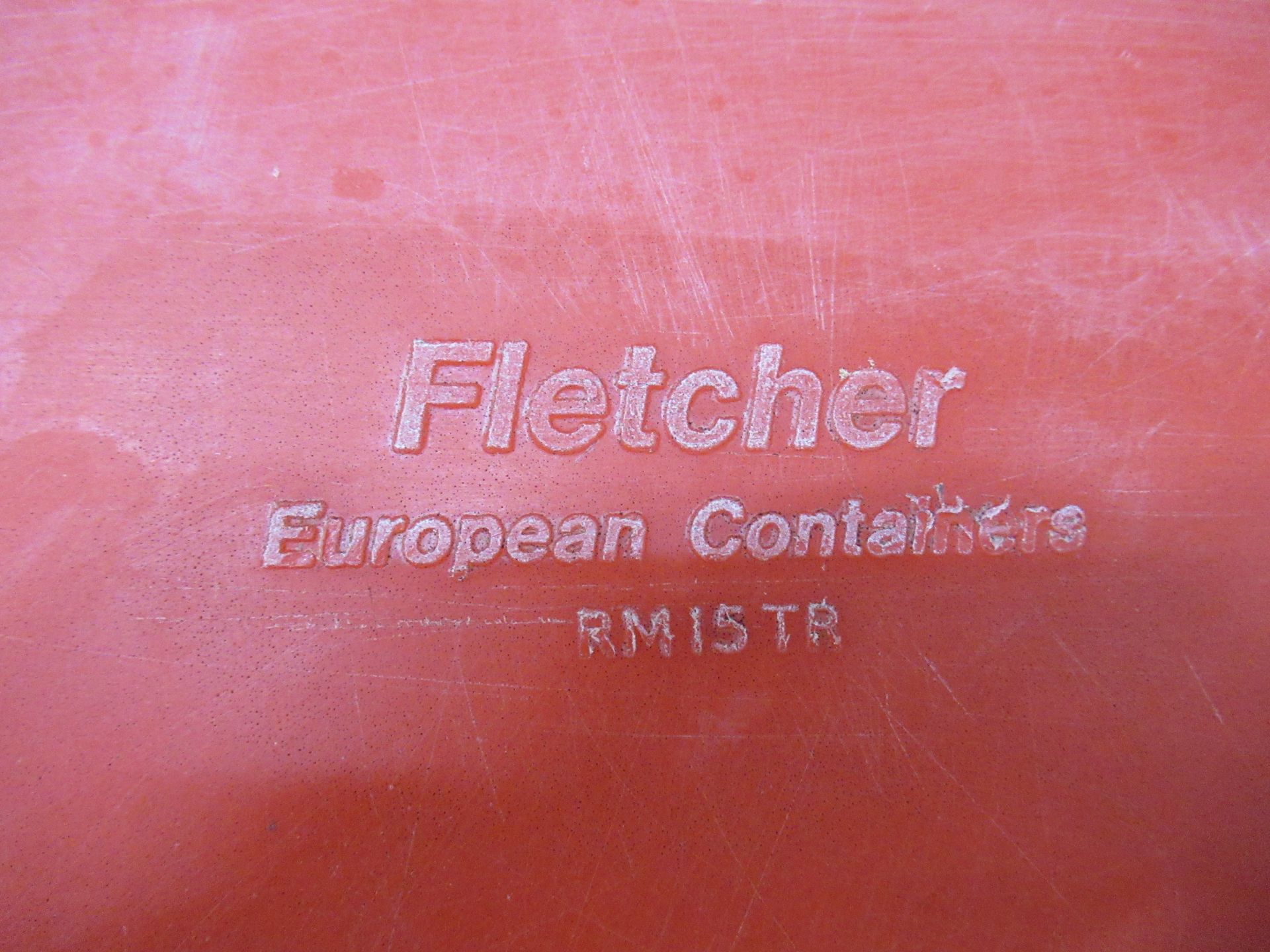 10 Fletcher plastic mobile ingredient bins, red with lids, 6 RM20TR and 4 RM15TR - Image 4 of 6