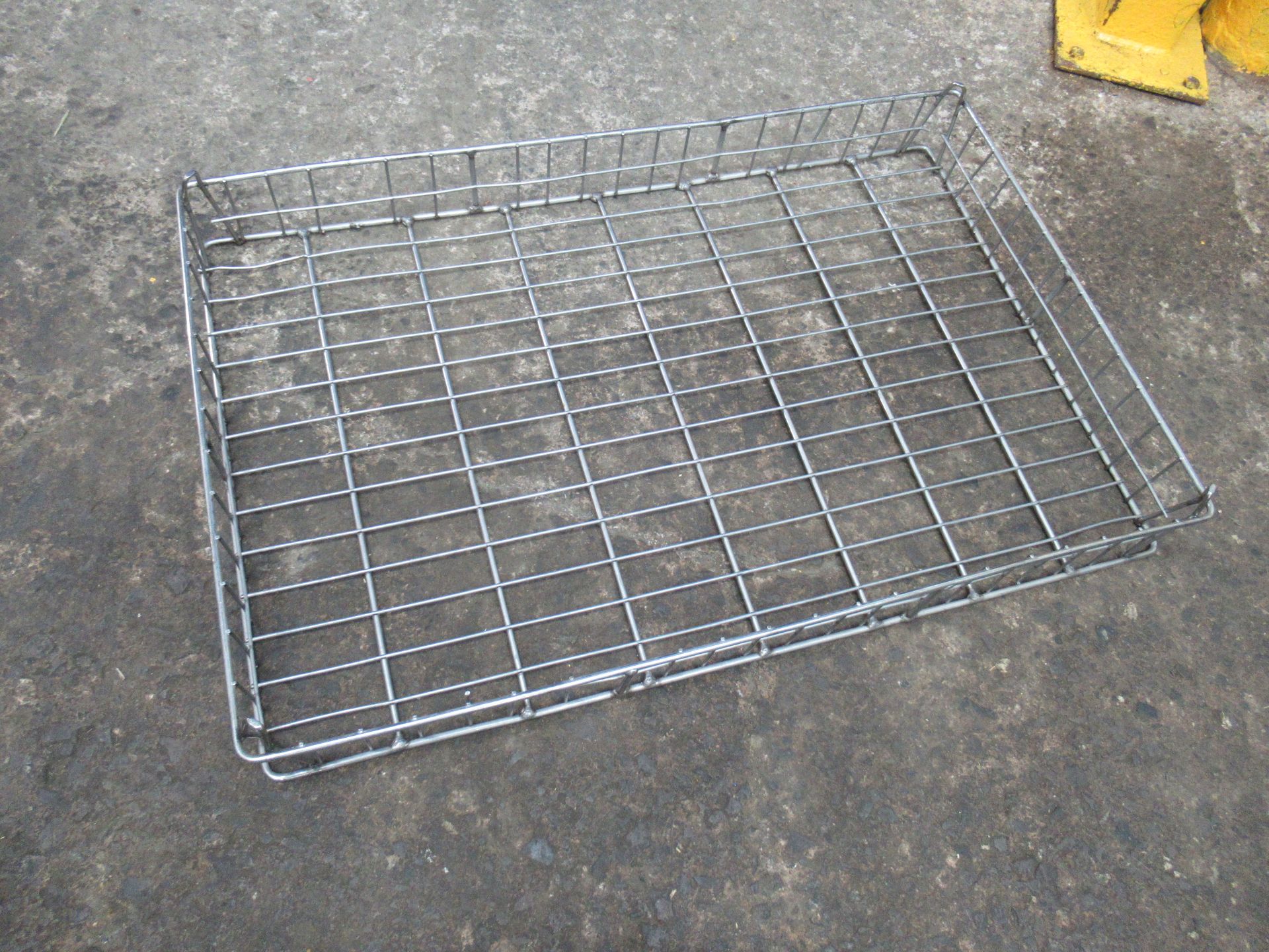 420 Stainless steel wire mesh stacking baskets, 800 x 520 x 75mm high, with 30 dollies - Image 3 of 4